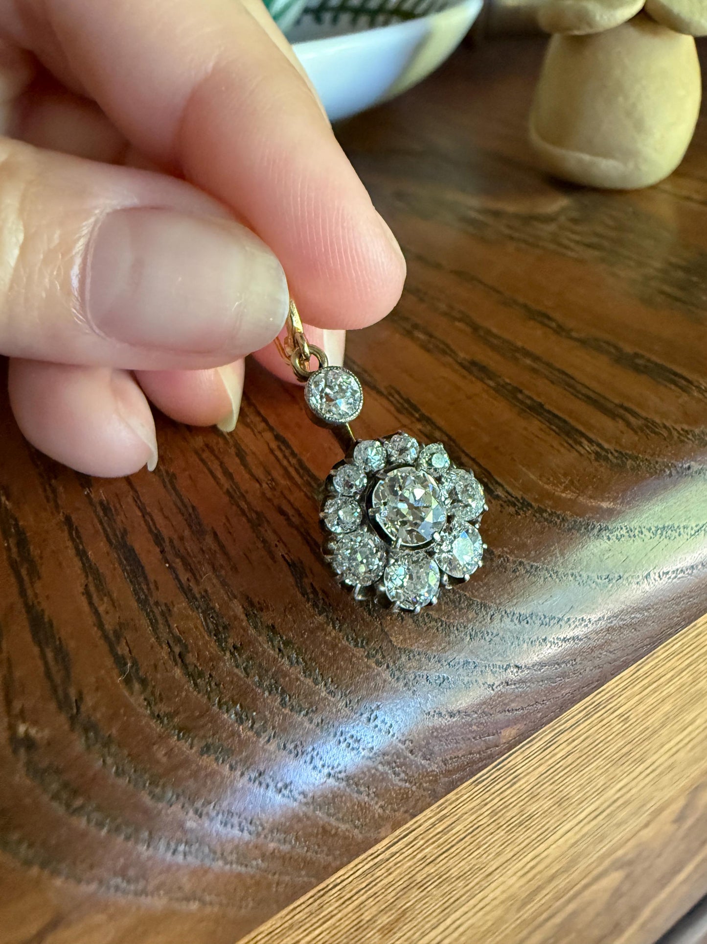 Gorgeous Antique 2.25 Carat Old Mine Cut DIAMOND Daisy Cluster PENDANT 18k Gold Circle Halo Clasping Bale 2.25Ctw