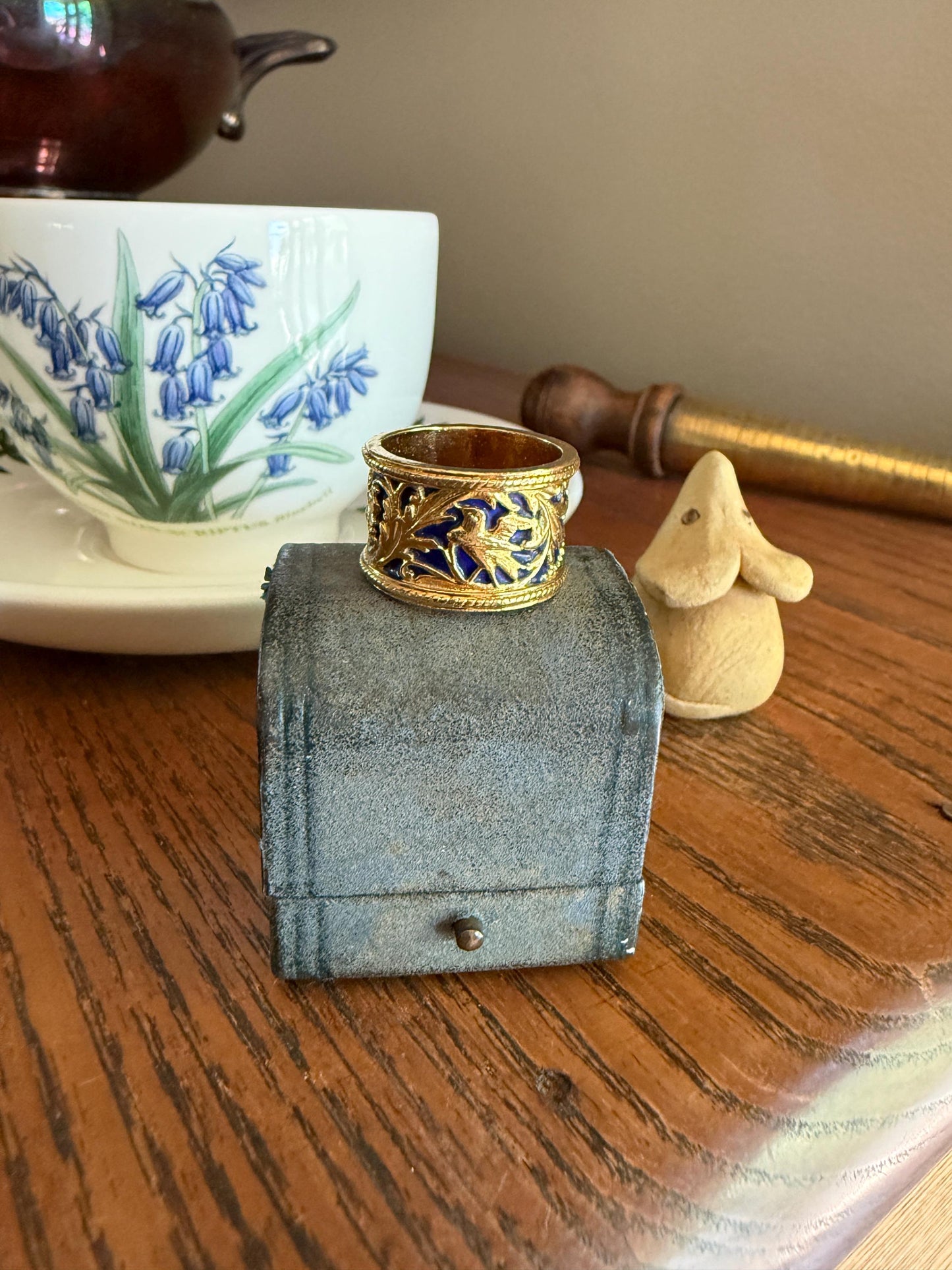 HEAVY Vintage BIRD Floral Leaf Cigar Band 14.5g 18k Gold Cobalt Blue Enamel Arabesque 13.5mm Wide Eternity Figural Stacker
