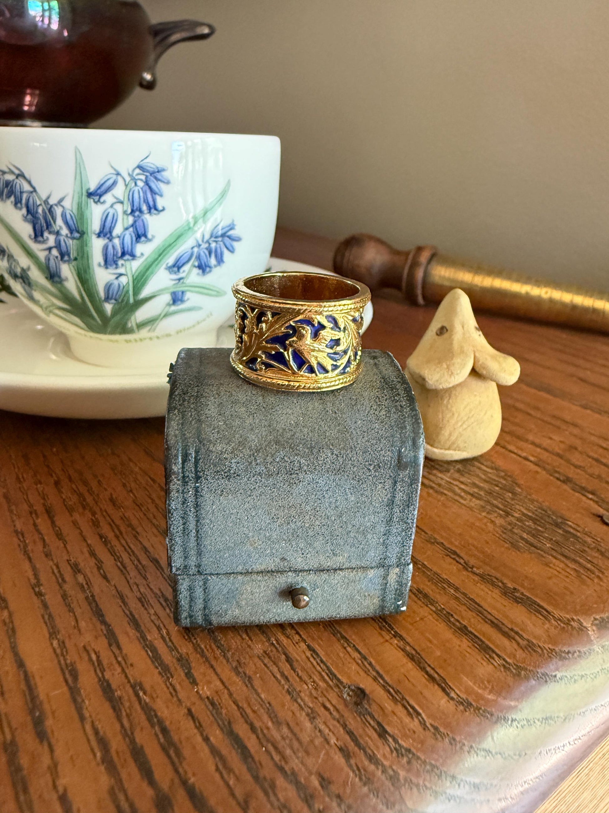 HEAVY Vintage BIRD Floral Leaf Cigar Band 14.5g 18k Gold Cobalt Blue Enamel Arabesque 13.5mm Wide Eternity Figural Stacker