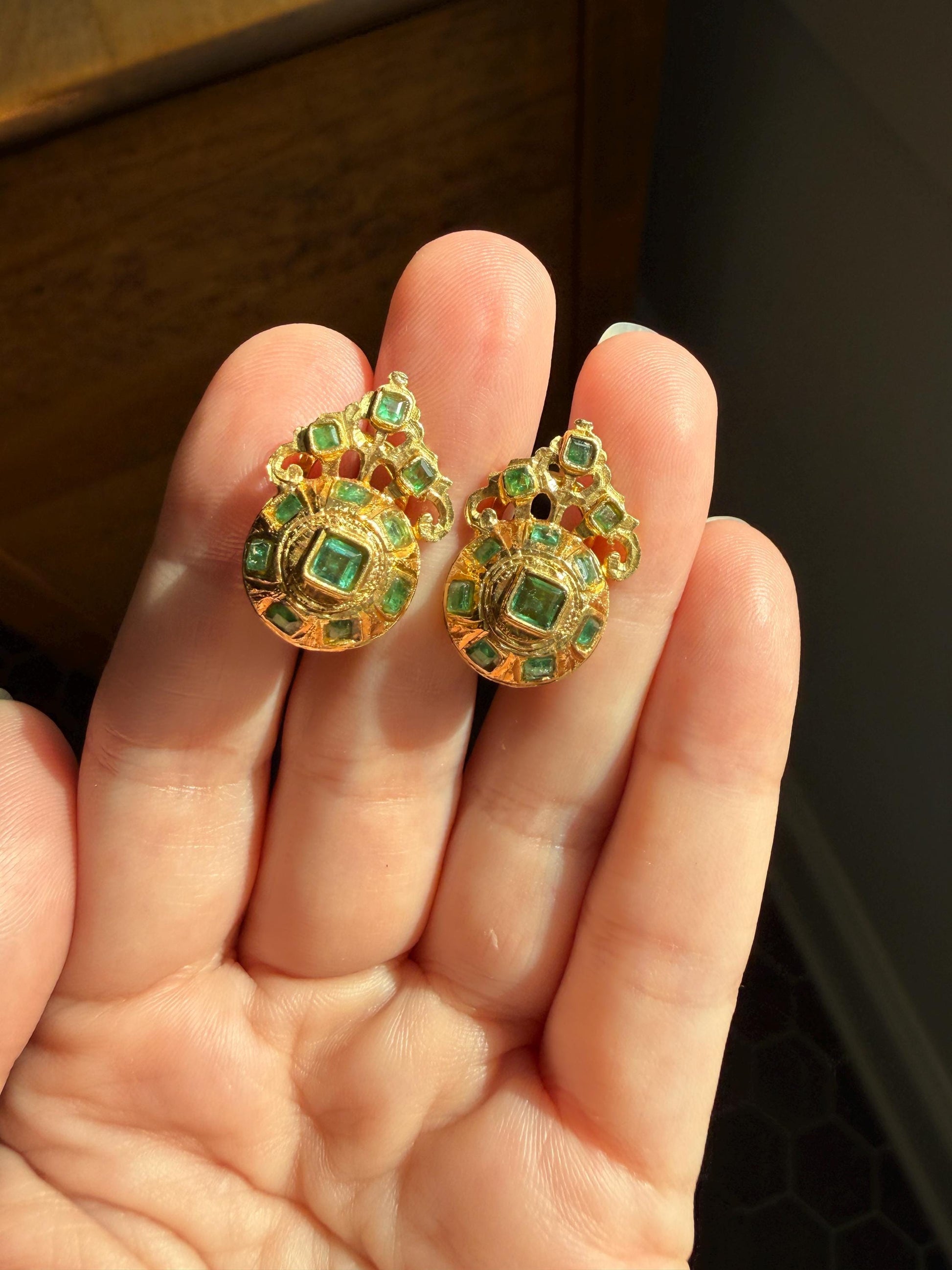ANTIQUE Iberian 22 Natural Square Cut EMERALD Early 1900s Georgian Revival Crowned Domed Stud Earrings 18k Gold Baroque Style Green Engraved