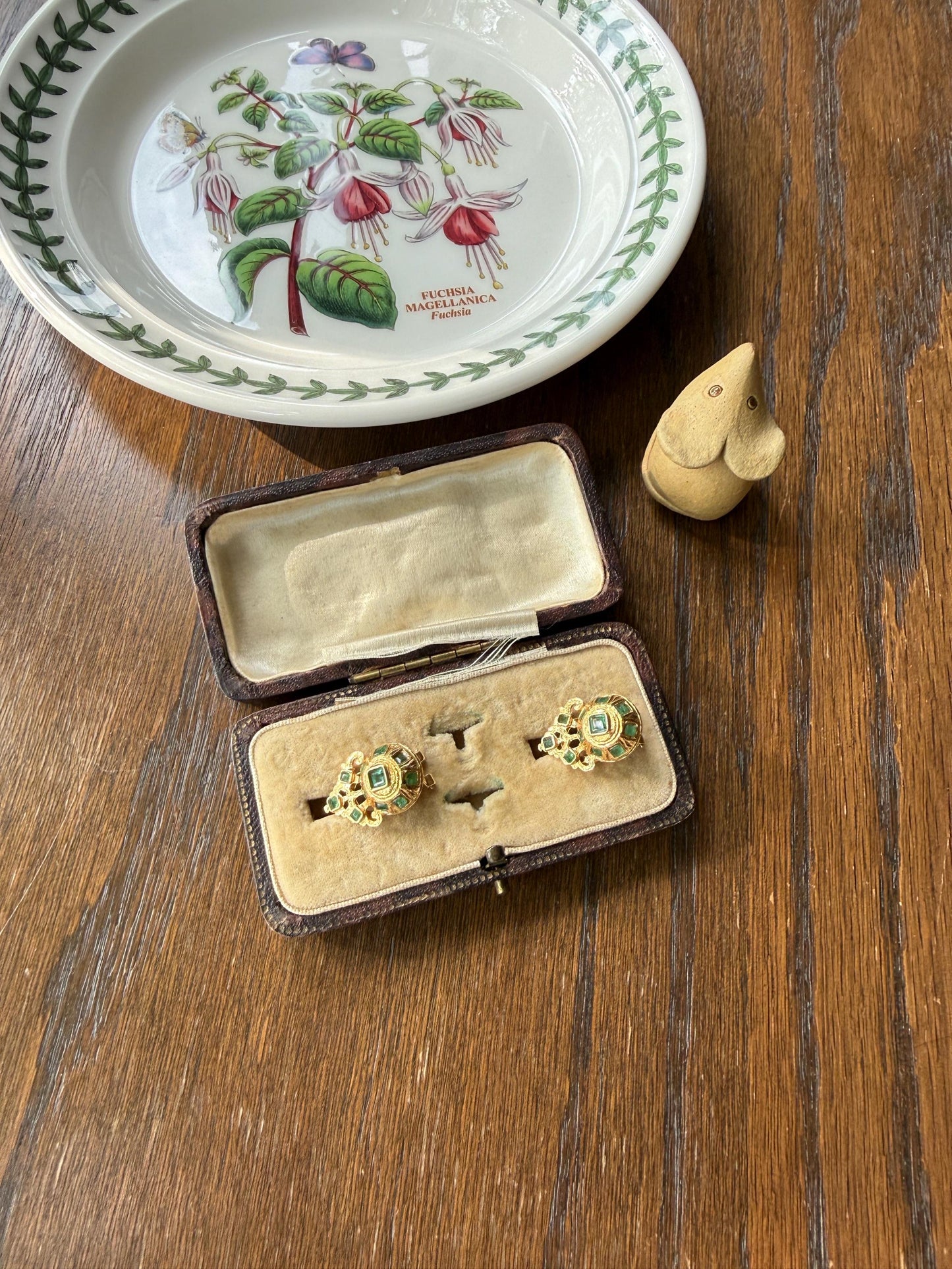 ANTIQUE Iberian 22 Natural Square Cut EMERALD Early 1900s Georgian Revival Crowned Domed Stud Earrings 18k Gold Baroque Style Green Engraved