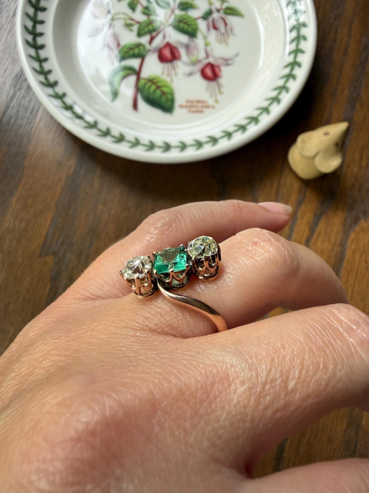 Antique Natural EMERALD & 1.2 Carat Old Mine Cut DIAMONDS Ring Swirl Bypass Band 14k Rose Gold Art Nouveau Green Sparkle
