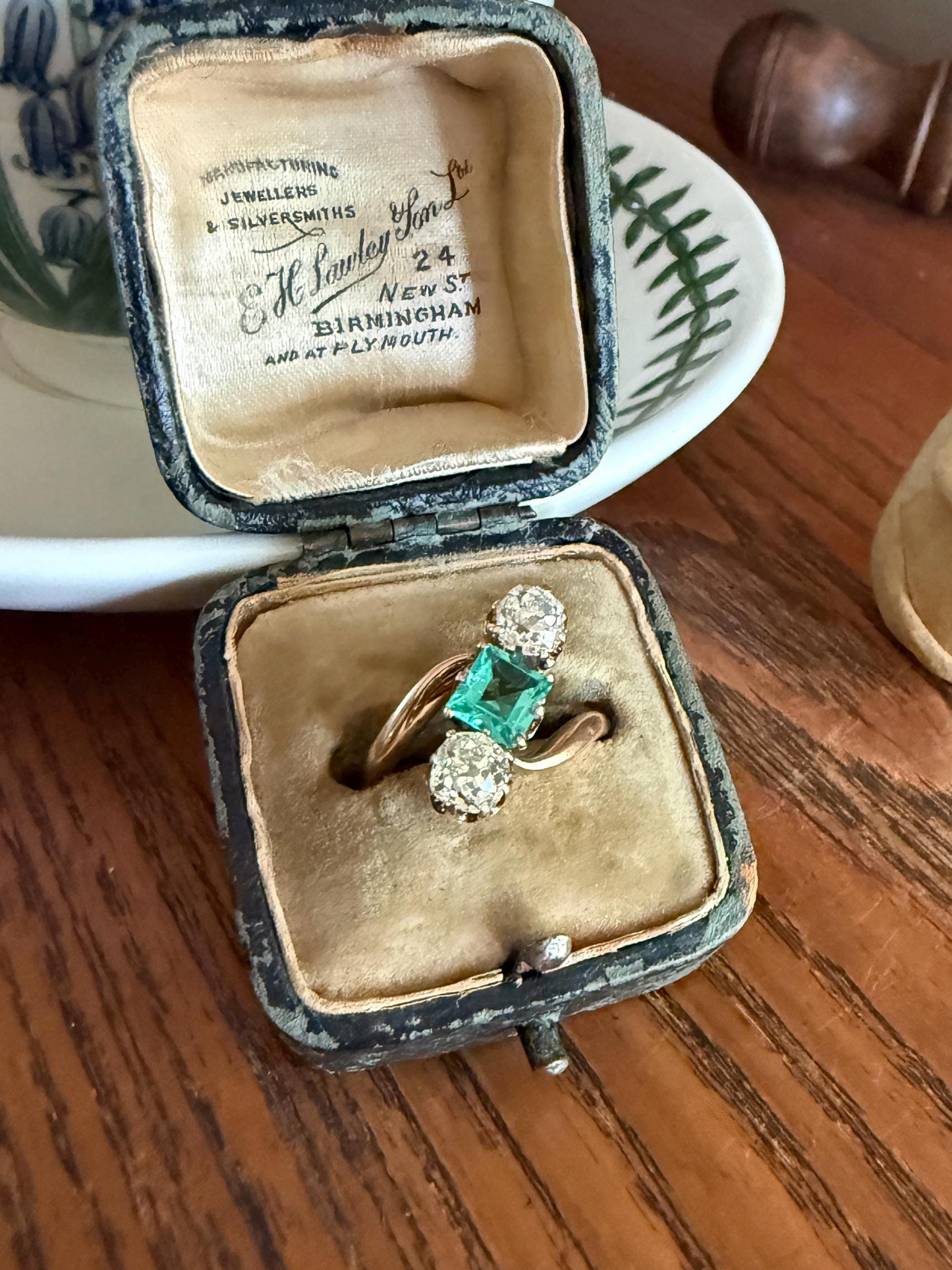 Antique Natural EMERALD & 1.2 Carat Old Mine Cut DIAMONDS Ring Swirl Bypass Band 14k Rose Gold Art Nouveau Green Sparkle