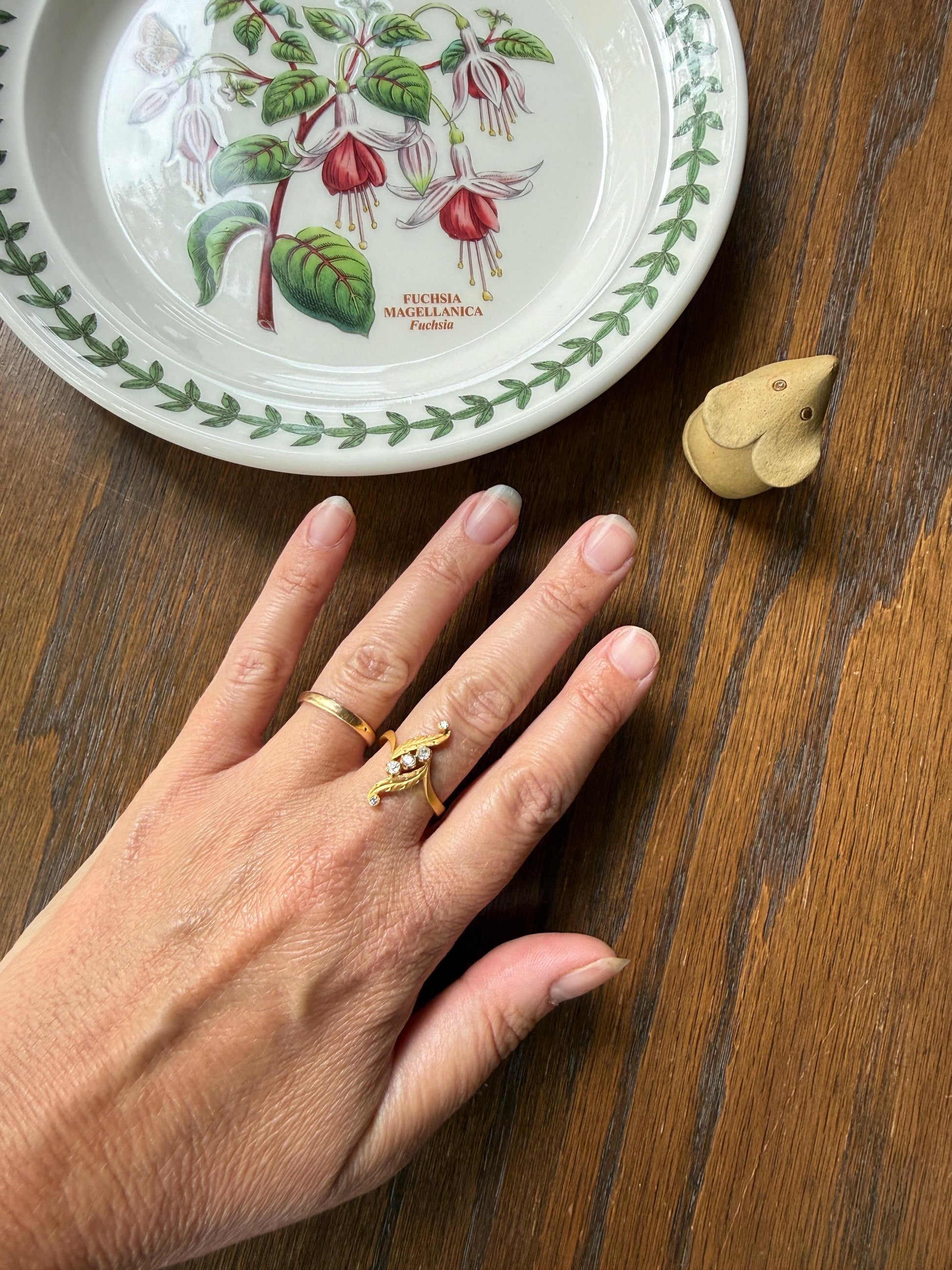 FEATHER Art Nouveau Old Mine Cut Diamond Swirl Ring 18k Gold Antique Band Bypass Movement Sparkle Brushed Satin Matte Finish Texture