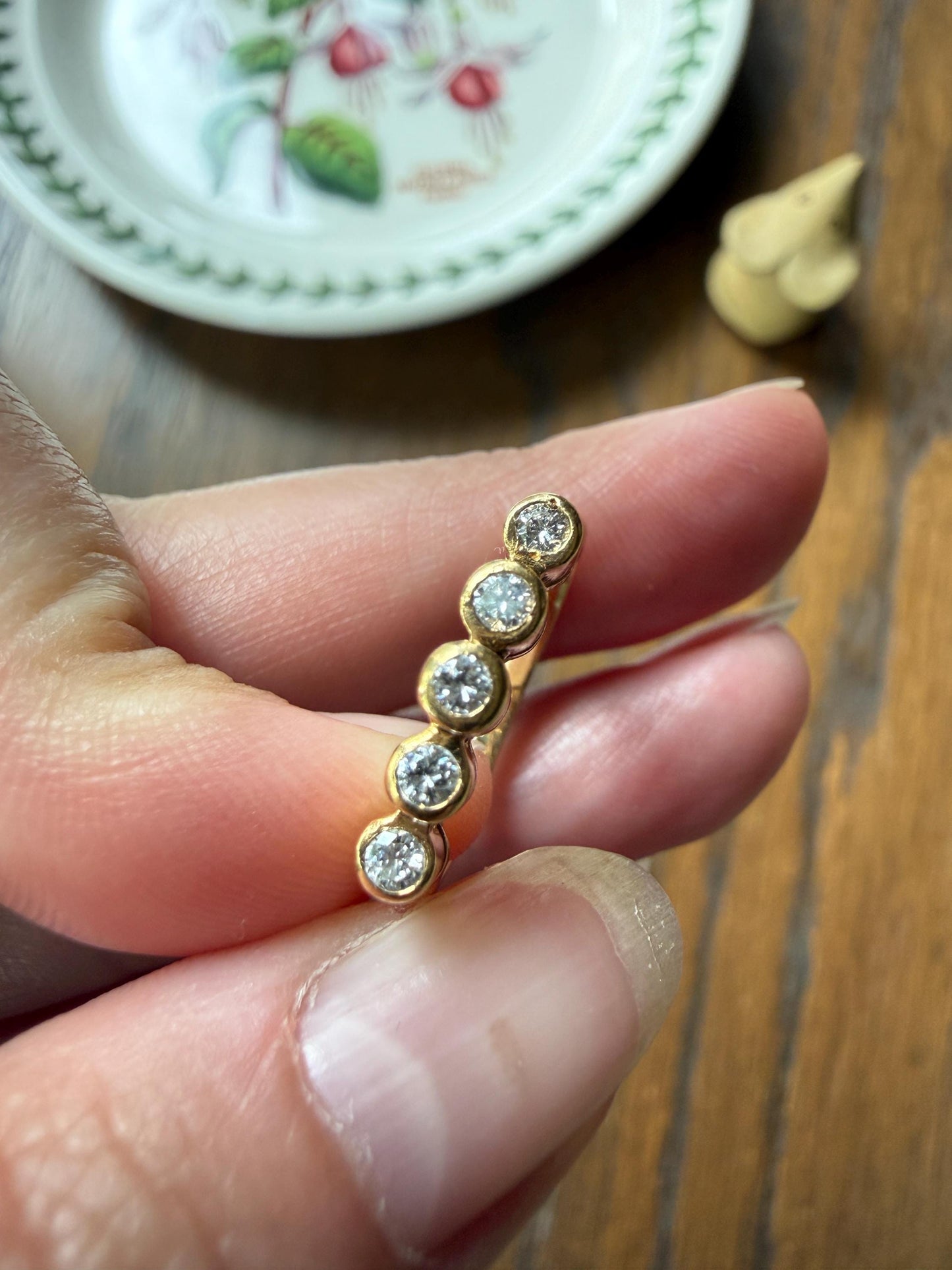 Vintage Five Stone DIAMOND Tiered Bezel Set Diamond Skinny Band 18k Gold Tall Crown Ring Minimalist Stacker