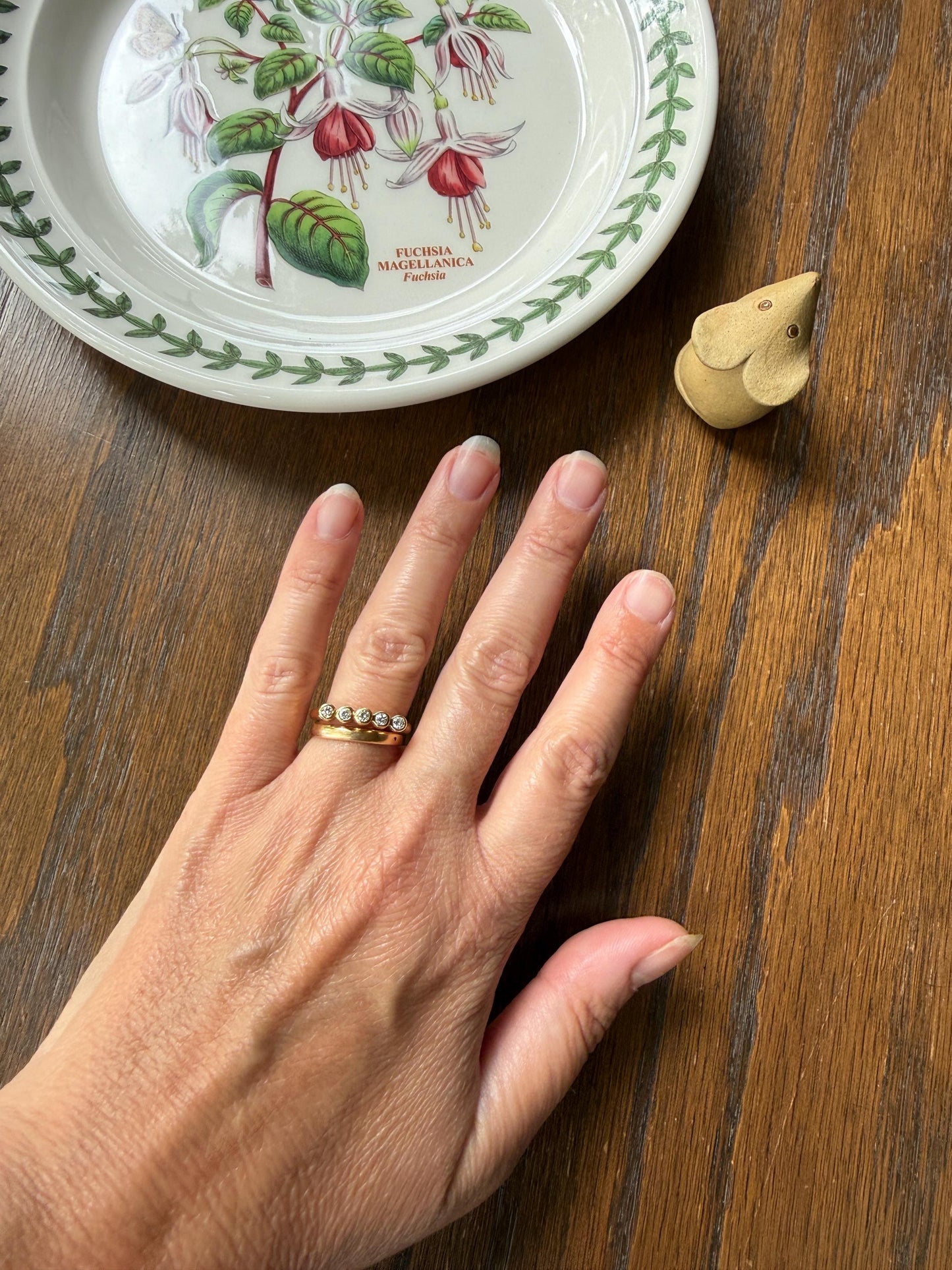 Vintage Five Stone DIAMOND Tiered Bezel Set Diamond Skinny Band 18k Gold Tall Crown Ring Minimalist Stacker