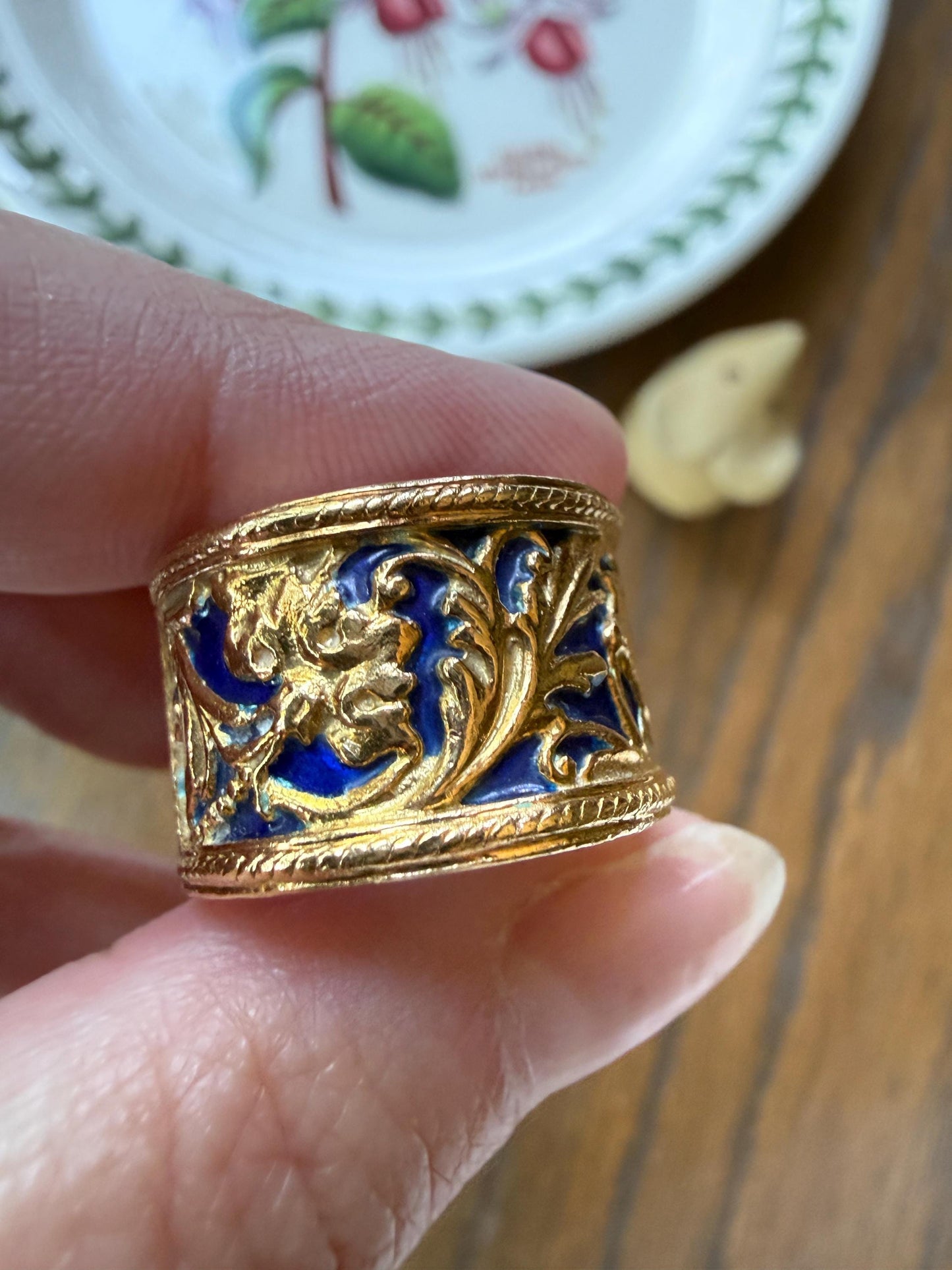 HEAVY Vintage BIRD Floral Leaf Cigar Band 14.5g 18k Gold Cobalt Blue Enamel Arabesque 13.5mm Wide Eternity Figural Stacker
