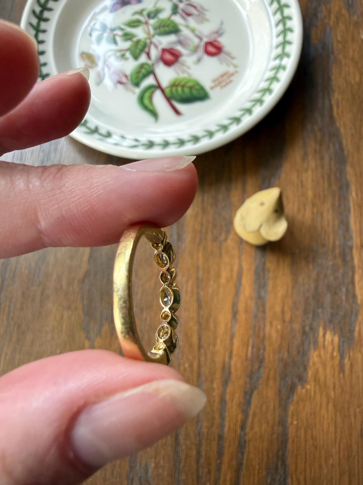 Vintage Seven Stone Oval and Round DIAMOND East West Skinny Band 18k Gold Ring Minimalist Stacker Half Hoop
