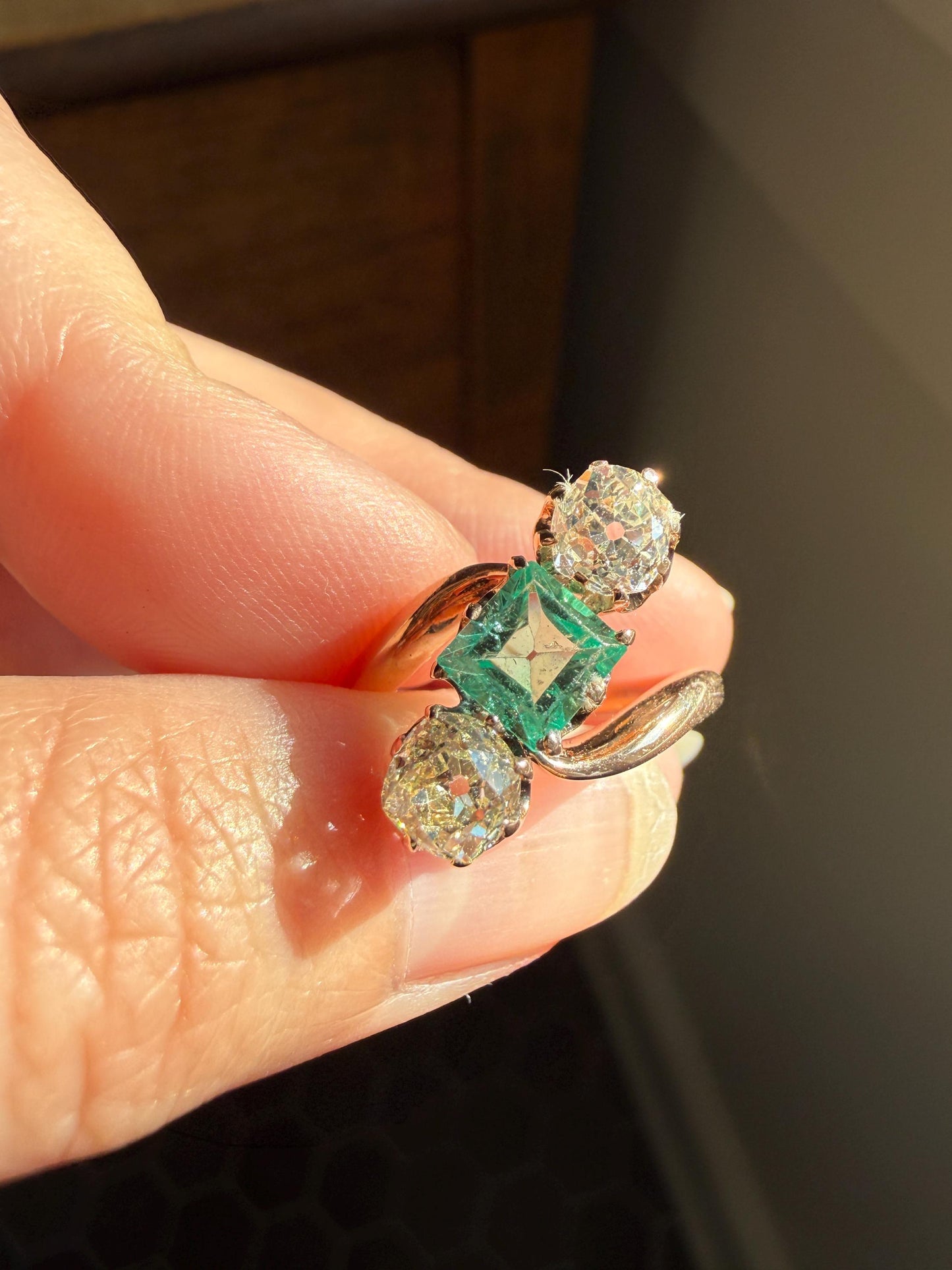 Antique Natural EMERALD & 1.2 Carat Old Mine Cut DIAMONDS Ring Swirl Bypass Band 14k Rose Gold Art Nouveau Green Sparkle
