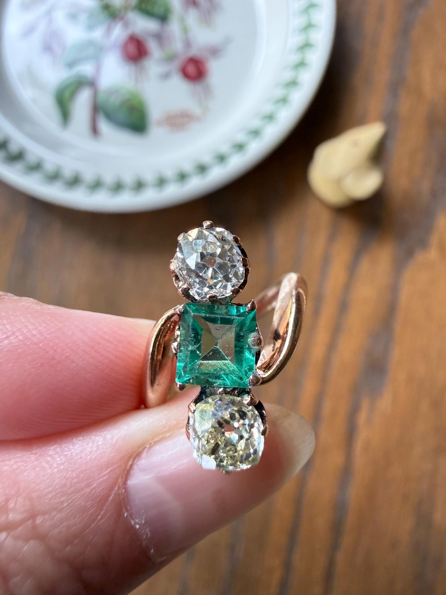 Antique Natural EMERALD & 1.2 Carat Old Mine Cut DIAMONDS Ring Swirl Bypass Band 14k Rose Gold Art Nouveau Green Sparkle