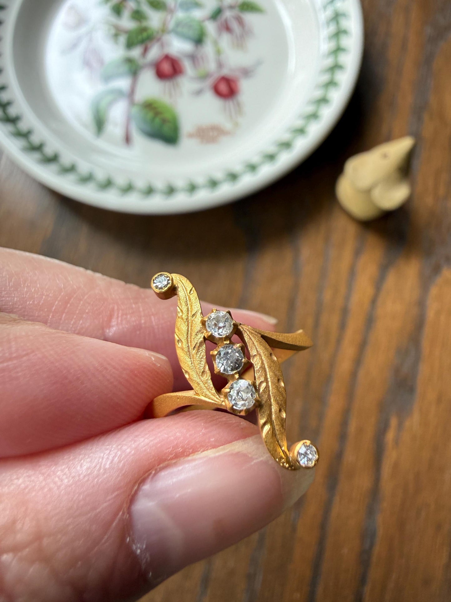 FEATHER Art Nouveau Old Mine Cut Diamond Swirl Ring 18k Gold Antique Band Bypass Movement Sparkle Brushed Satin Matte Finish Texture
