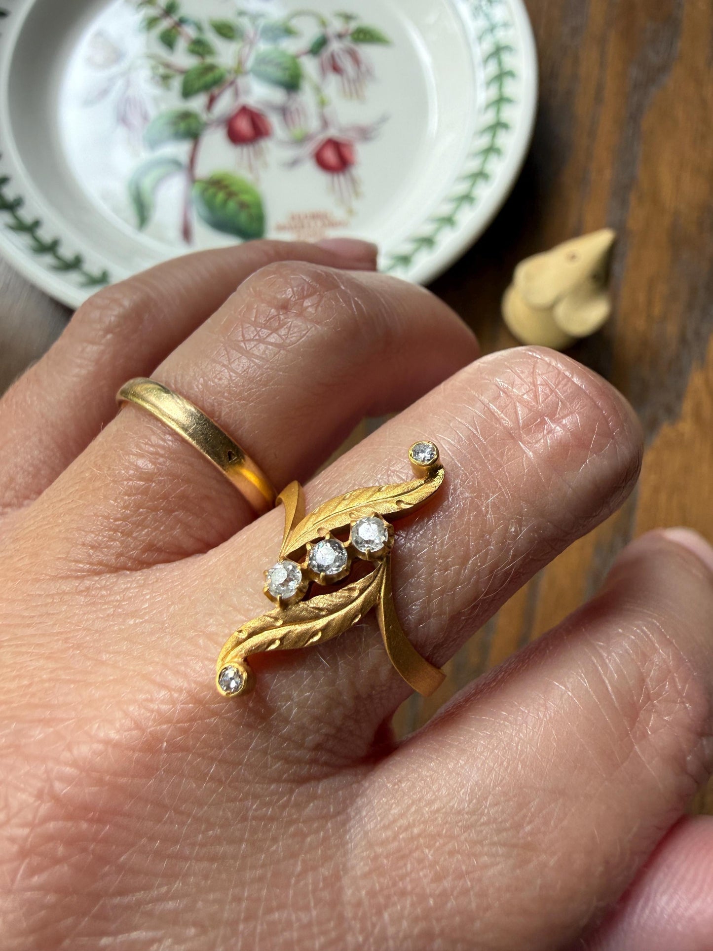 FEATHER Art Nouveau Old Mine Cut Diamond Swirl Ring 18k Gold Antique Band Bypass Movement Sparkle Brushed Satin Matte Finish Texture