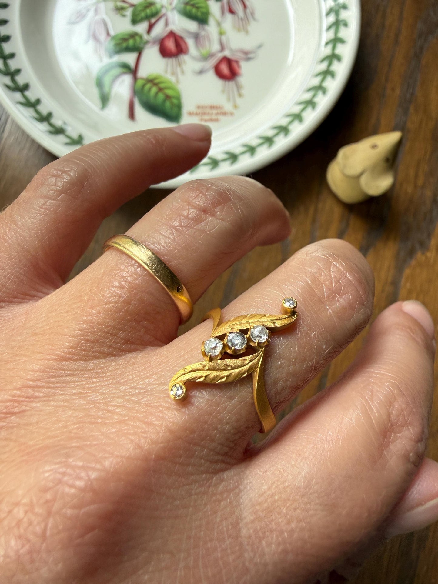 FEATHER Art Nouveau Old Mine Cut Diamond Swirl Ring 18k Gold Antique Band Bypass Movement Sparkle Brushed Satin Matte Finish Texture
