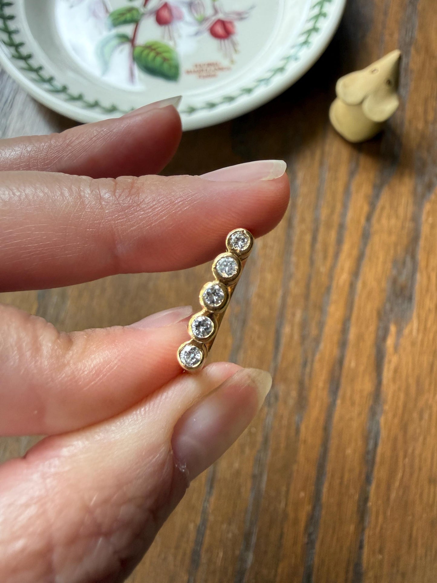 Vintage Five Stone DIAMOND Tiered Bezel Set Diamond Skinny Band 18k Gold Tall Crown Ring Minimalist Stacker