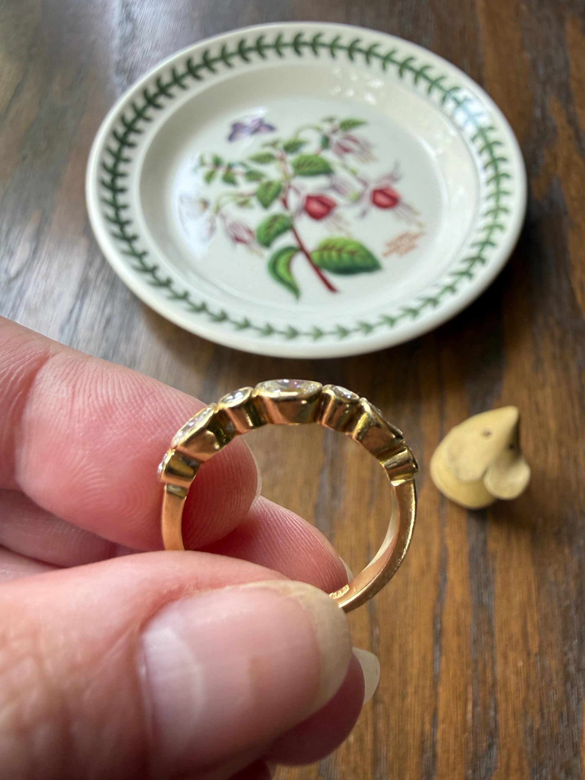 Vintage Seven Stone Oval and Round DIAMOND East West Skinny Band 18k Gold Ring Minimalist Stacker Half Hoop