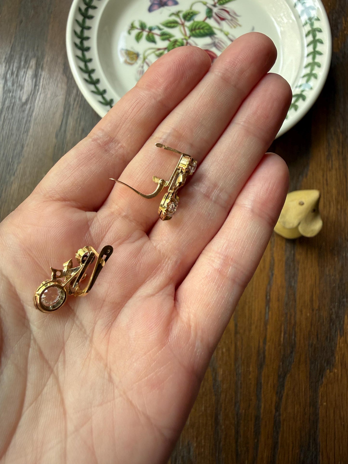 BOWS Antique Clear One Carat Old Transitional Cut White TOPAZ Dangle Earrings 18k Gold Solid Figural Ornate Bright and Sparkly
