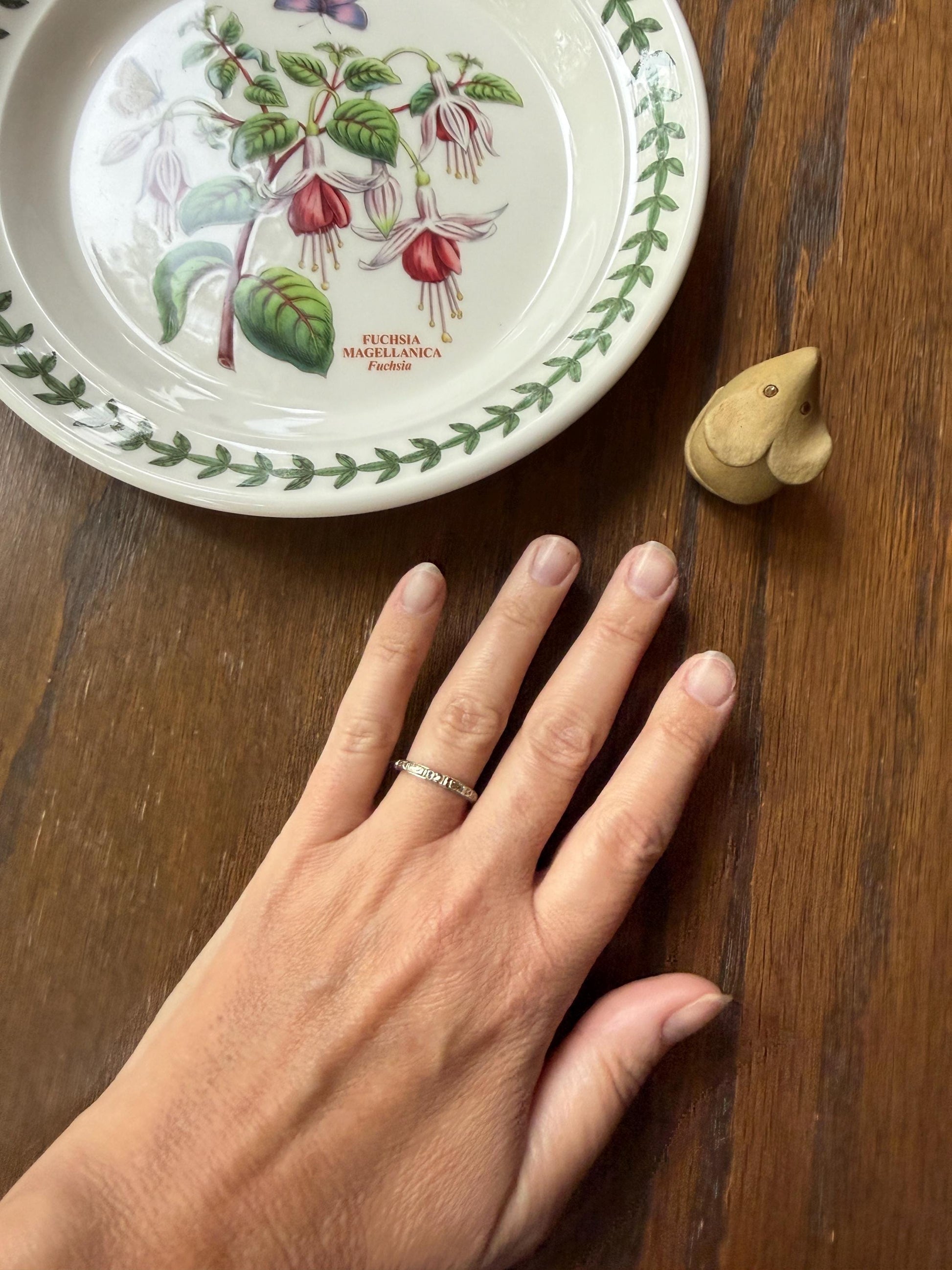 DATED 12/28 1932 ORANGE BLOSSOM Floral Embossed Vintage Art Deco 18k White Gold Solid Eternity Stacker Skinny Wedding Band Pansy Flowers