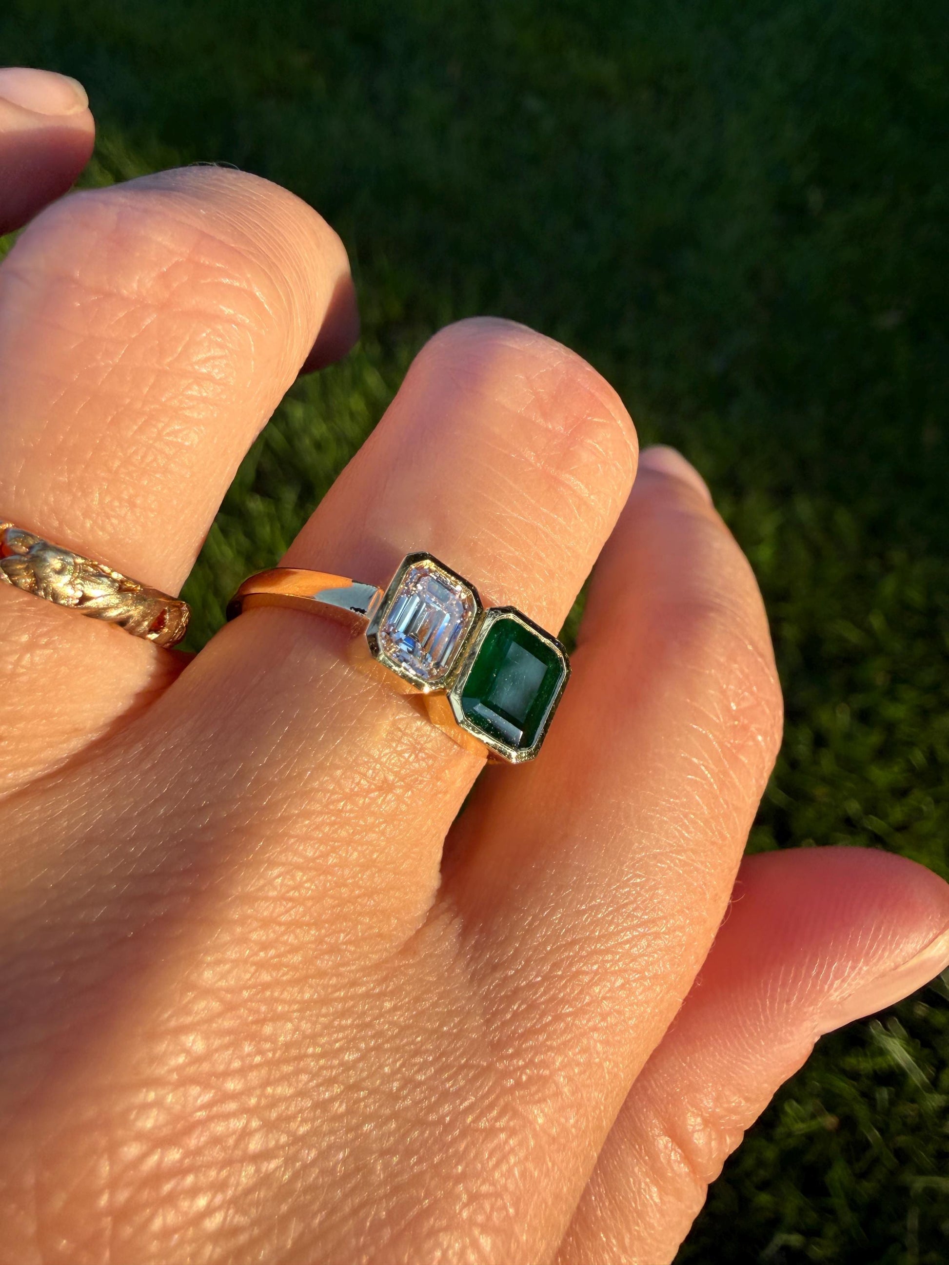 Vintage Emerald Cut Diamond Natural Green Emerald Toi et Moi Ring French 18k Gold Bezel Set Geometric Stacker Ring Unique Engagement