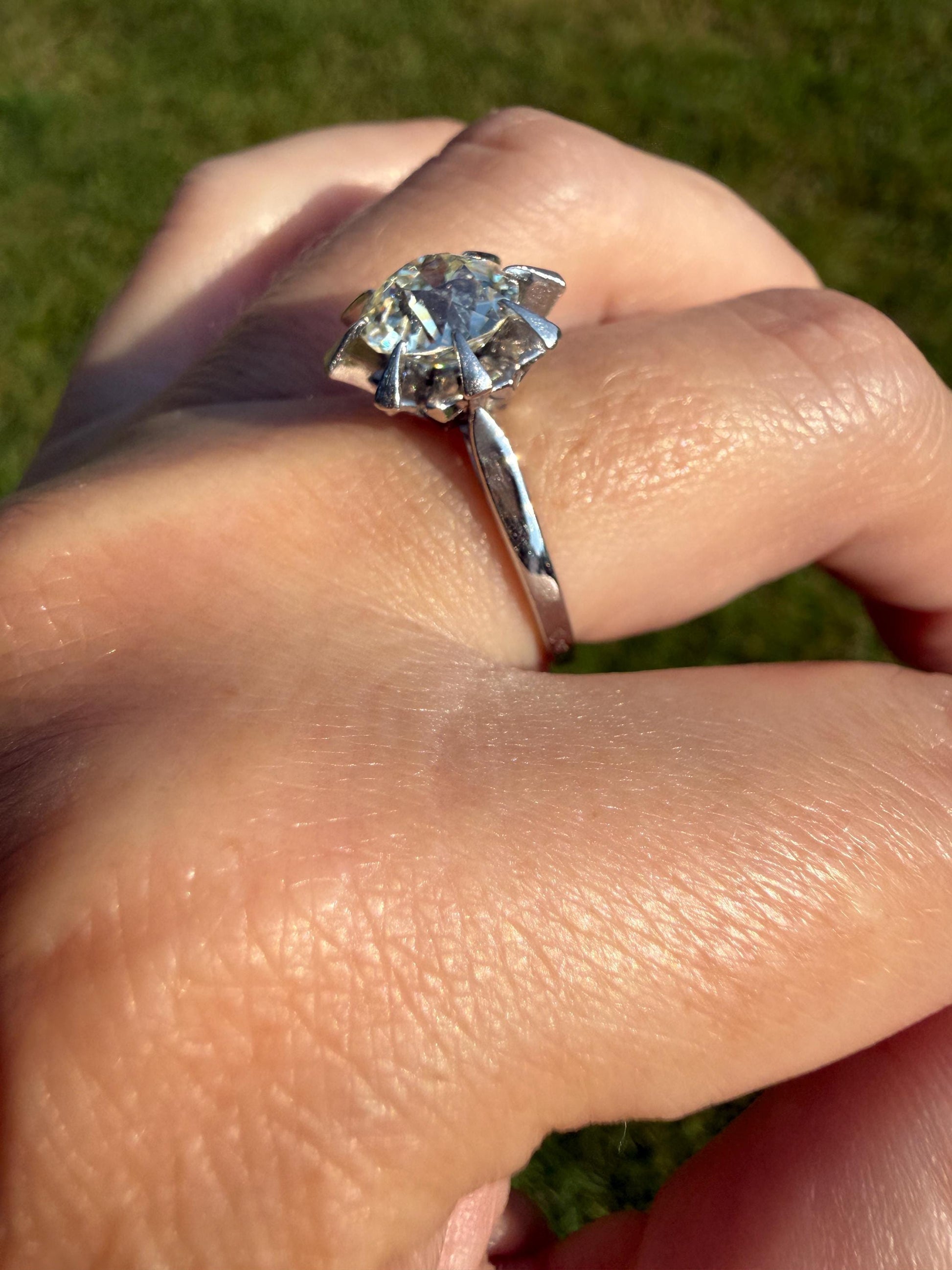 Unique Vintage 2.4 Carats Old Mine Cut DIAMOND Sunburst Ring Solitaire Engagement 18k White Gold & Platinum Architectural Claw Prongs ooak
