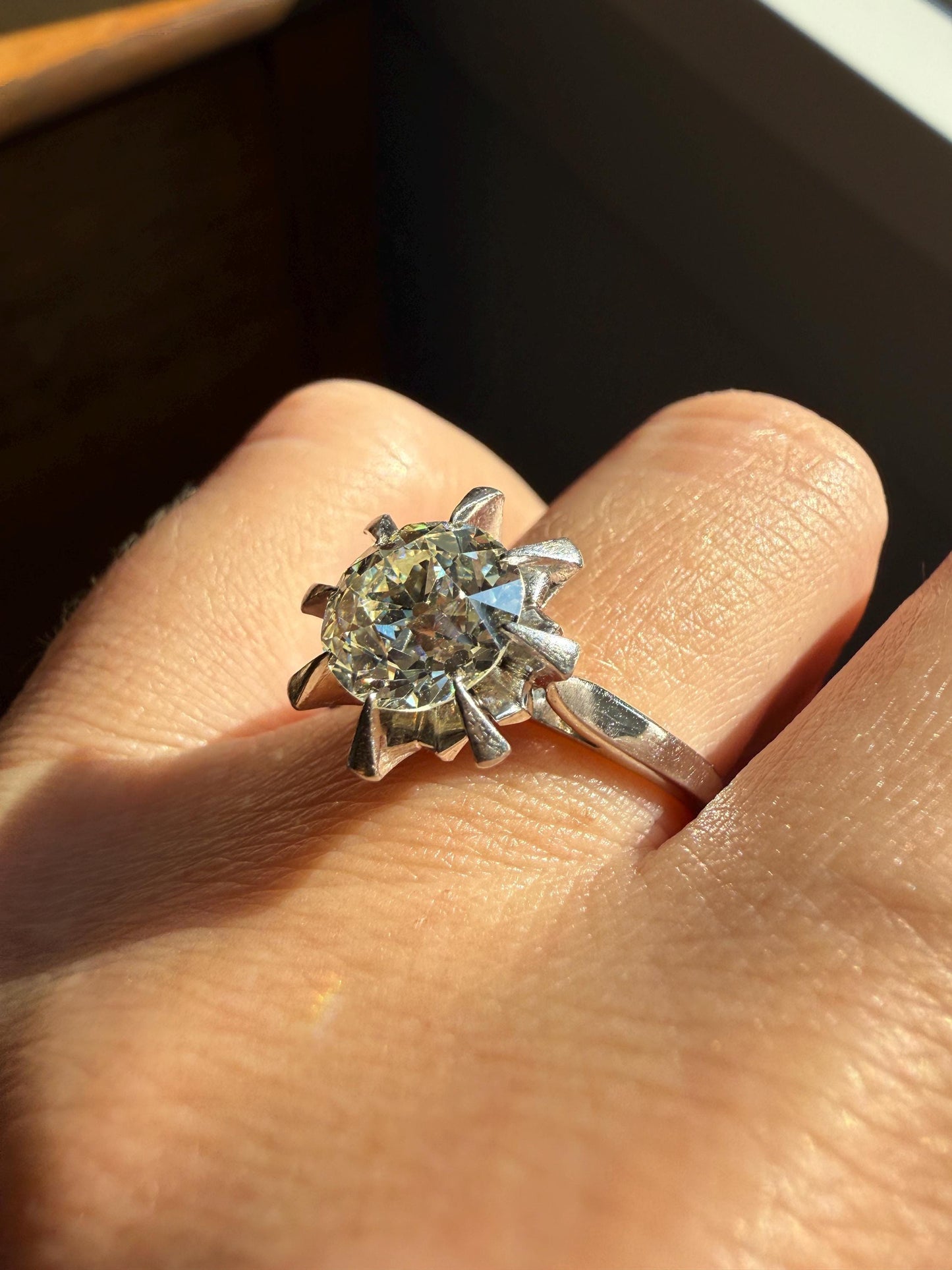 Unique Vintage 2.4 Carats Old Mine Cut DIAMOND Sunburst Ring Solitaire Engagement 18k White Gold & Platinum Architectural Claw Prongs ooak