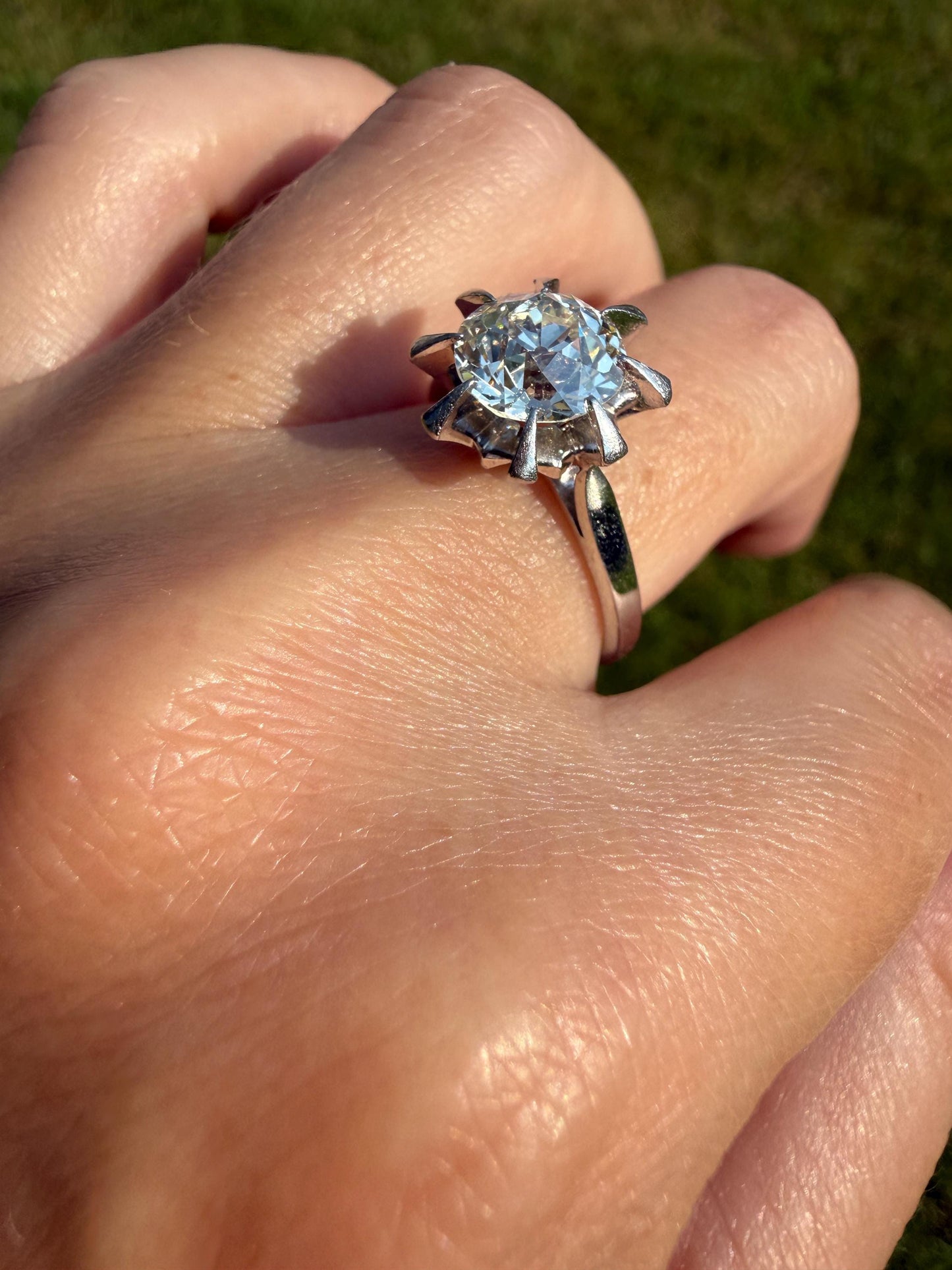 Unique Vintage 2.4 Carats Old Mine Cut DIAMOND Sunburst Ring Solitaire Engagement 18k White Gold & Platinum Architectural Claw Prongs ooak