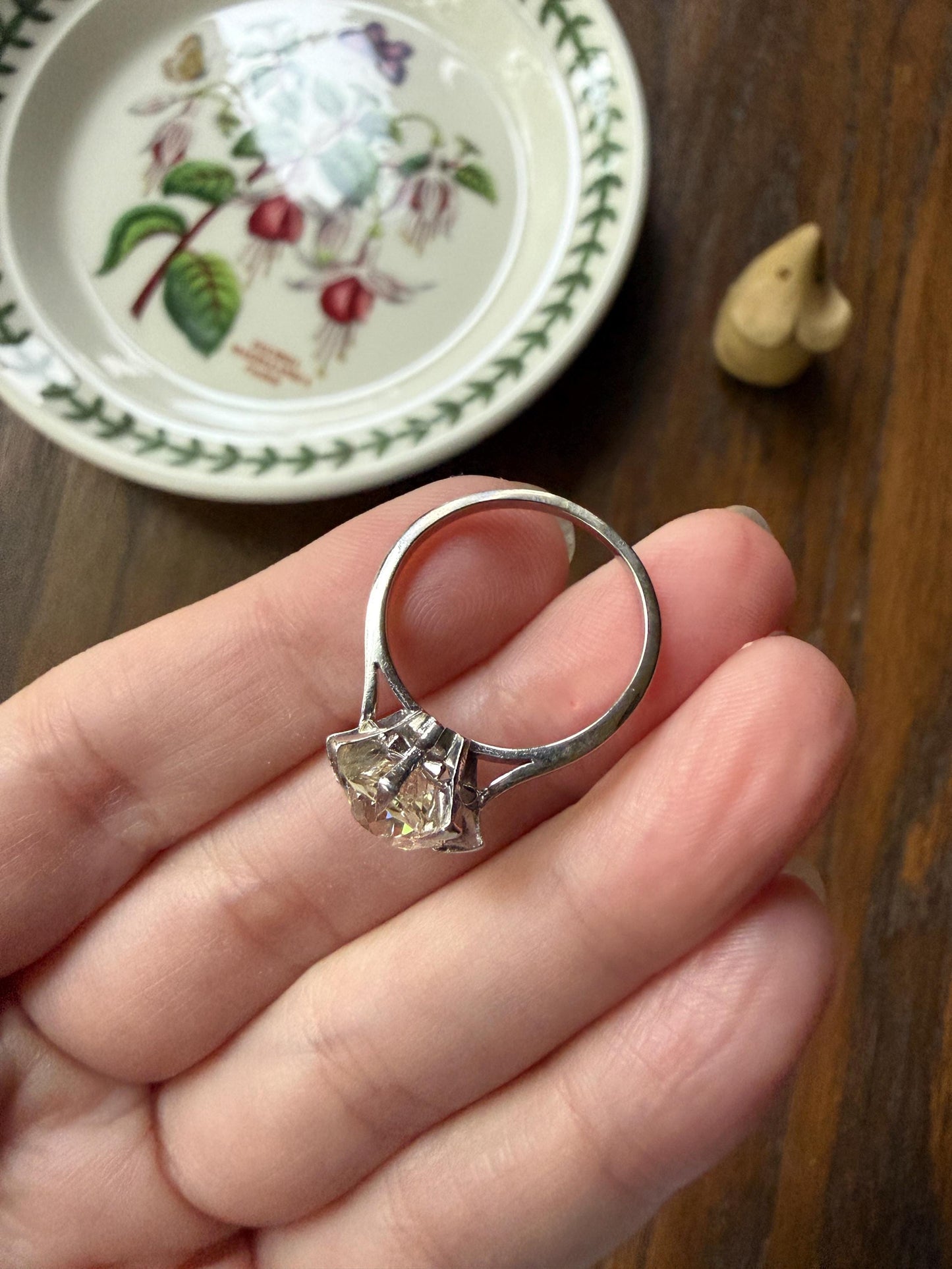 Unique Vintage 2.4 Carats Old Mine Cut DIAMOND Sunburst Ring Solitaire Engagement 18k White Gold & Platinum Architectural Claw Prongs ooak