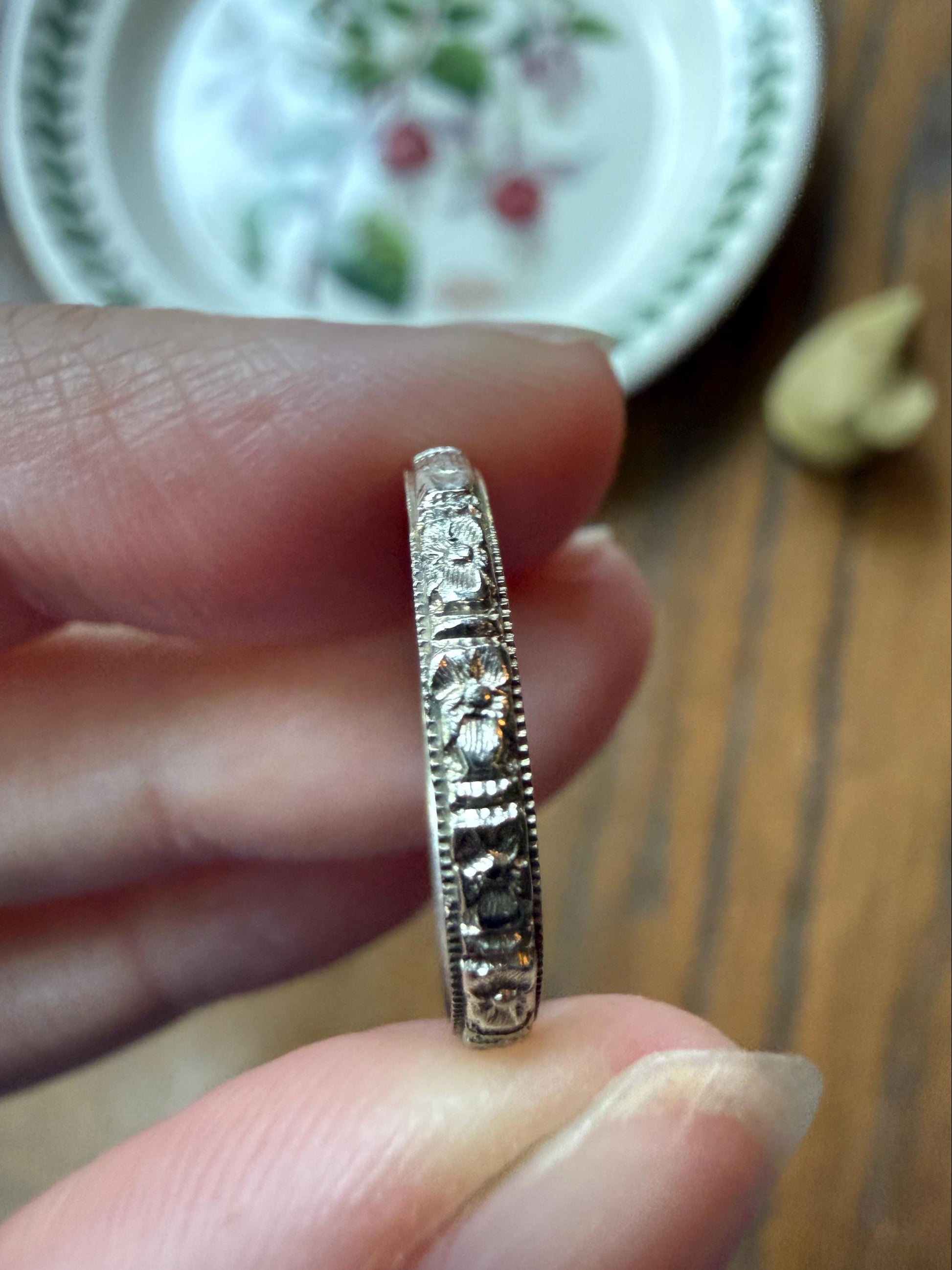 DATED 12/28 1932 ORANGE BLOSSOM Floral Embossed Vintage Art Deco 18k White Gold Solid Eternity Stacker Skinny Wedding Band Pansy Flowers