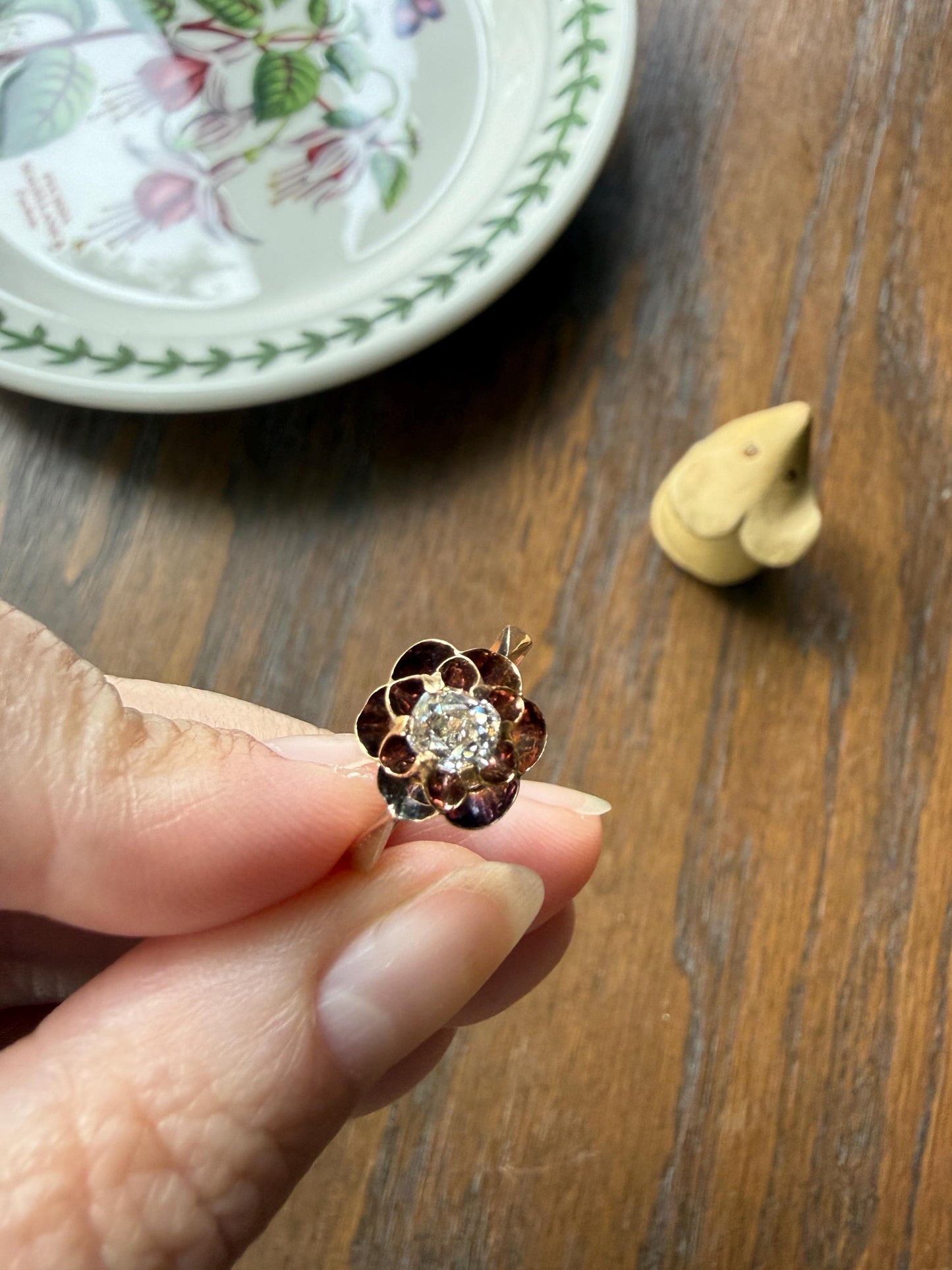 French VICTORIAN 18k Gold Buttercup Ring Old MINE Cut DIAMOND Ring Engagement Solitaire Ornate Antique Stacker Romantic Gift