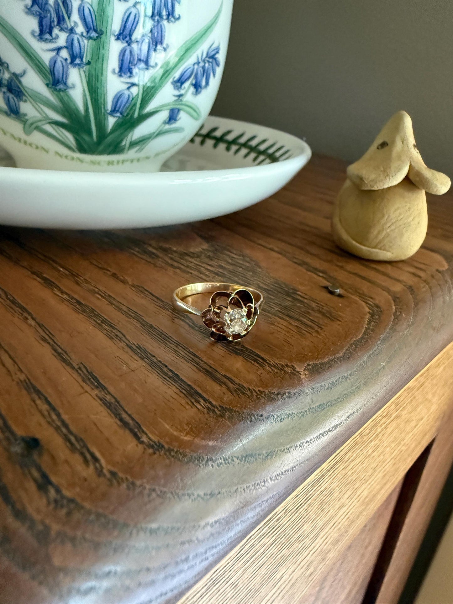 French VICTORIAN 18k Gold Buttercup Ring Old MINE Cut DIAMOND Ring Engagement Solitaire Ornate Antique Stacker Romantic Gift