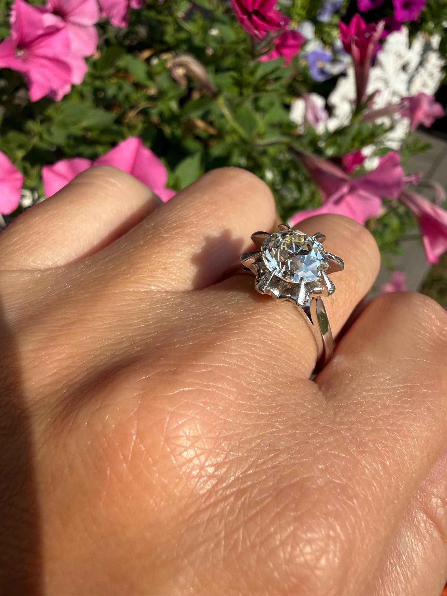 Unique Vintage 2.4 Carats Old Mine Cut DIAMOND Sunburst Ring Solitaire Engagement 18k White Gold & Platinum Architectural Claw Prongs ooak