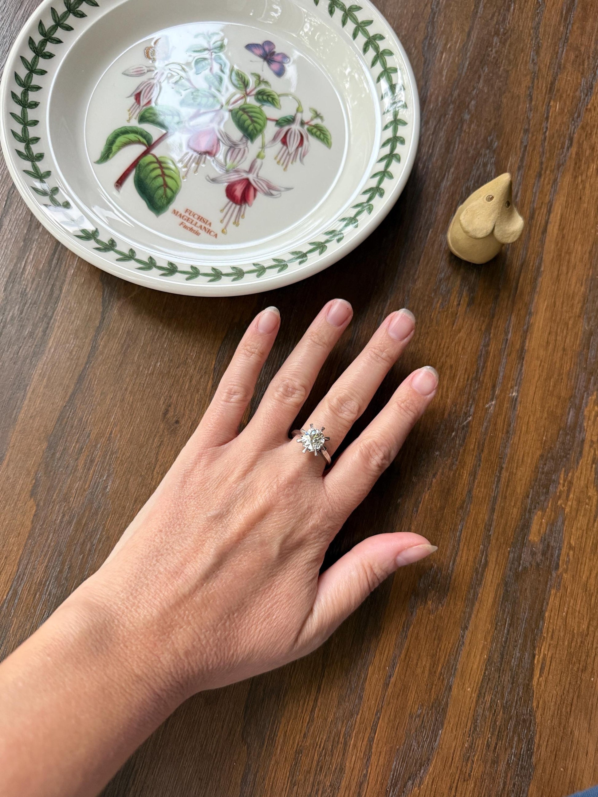 Unique Vintage 2.4 Carats Old Mine Cut DIAMOND Sunburst Ring Solitaire Engagement 18k White Gold & Platinum Architectural Claw Prongs ooak