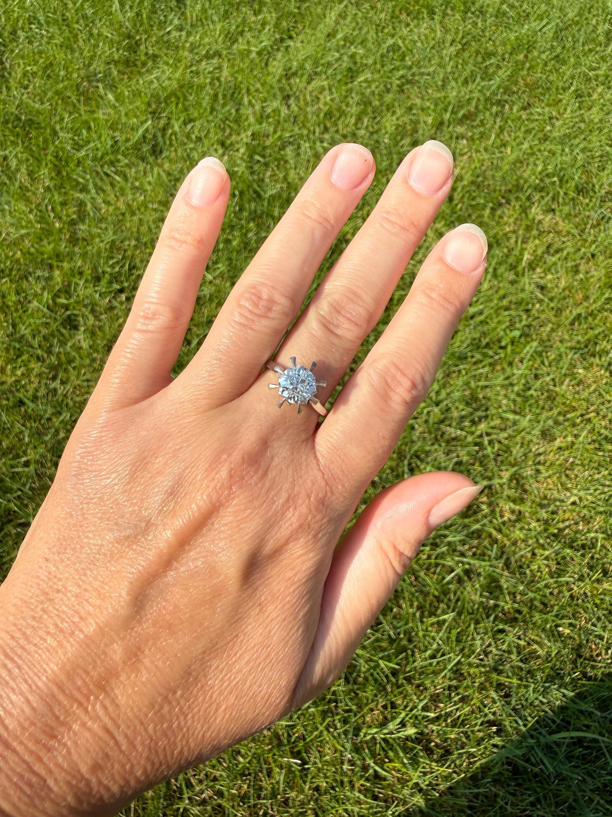 Unique Vintage 2.4 Carats Old Mine Cut DIAMOND Sunburst Ring Solitaire Engagement 18k White Gold & Platinum Architectural Claw Prongs ooak