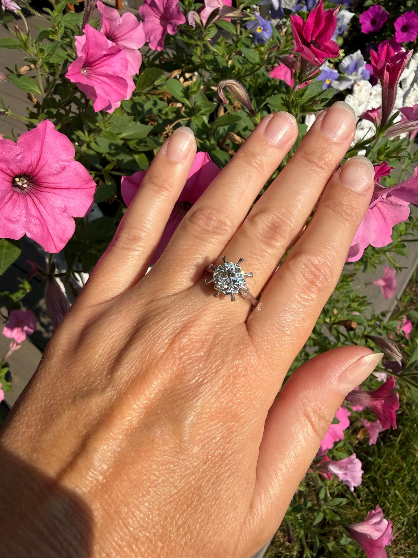 Unique Vintage 2.4 Carats Old Mine Cut DIAMOND Sunburst Ring Solitaire Engagement 18k White Gold & Platinum Architectural Claw Prongs ooak