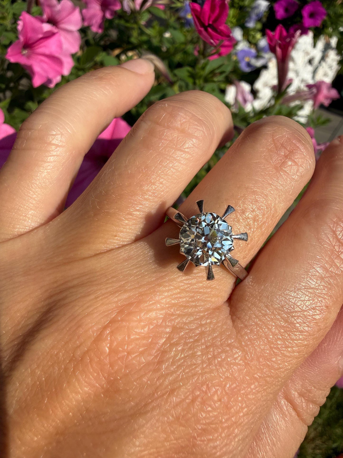 Unique Vintage 2.4 Carats Old Mine Cut DIAMOND Sunburst Ring Solitaire Engagement 18k White Gold & Platinum Architectural Claw Prongs ooak