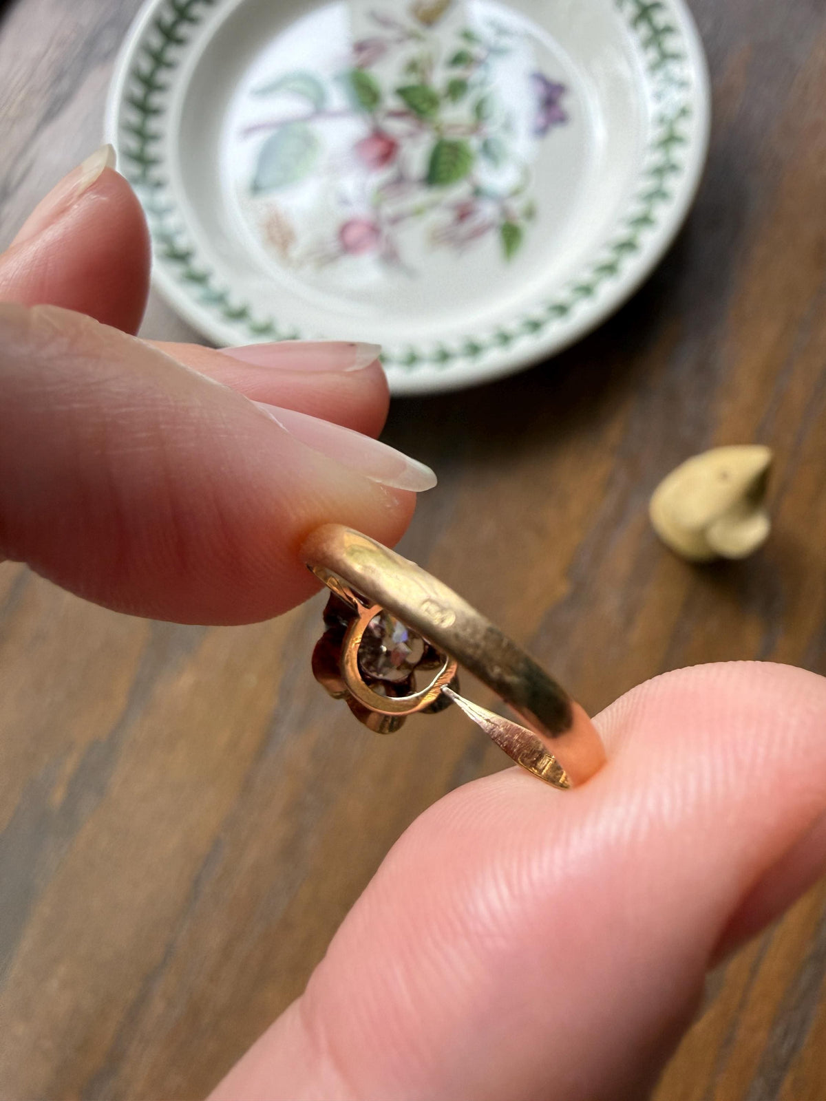 French VICTORIAN 18k Gold Buttercup Ring Old MINE Cut DIAMOND Ring Engagement Solitaire Ornate Antique Stacker Romantic Gift