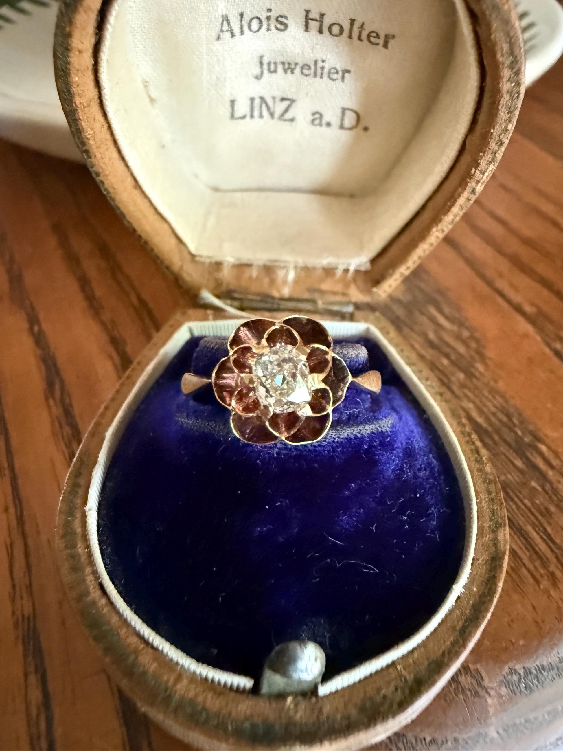French VICTORIAN 18k Gold Buttercup Ring Old MINE Cut DIAMOND Ring Engagement Solitaire Ornate Antique Stacker Romantic Gift