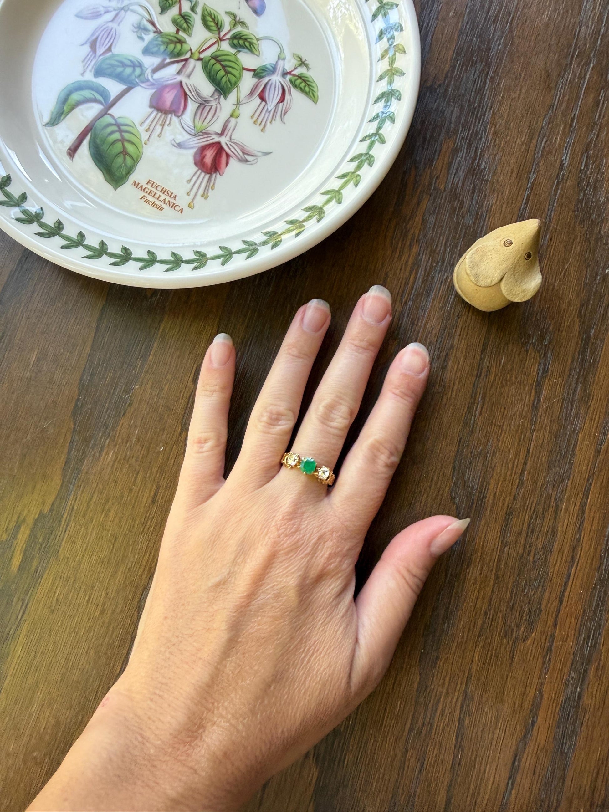 Ornate Antique Natural EMERALD & Old Mine Cut DIAMONDS Ring Three Stone Band 18k Gold Victorian Green Sparkle Stacker