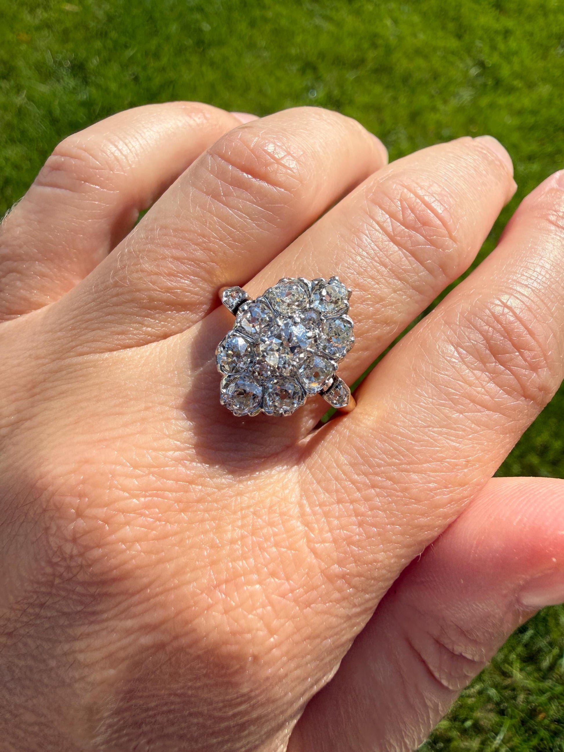 ANTIQUE Two Carats 11 Old Mine Cut DIAMOND Daisy Cluster Ring 18k Rose Gold & PLATiNUM Belle Epoque Romantic Gift OmC Victorian Oval
