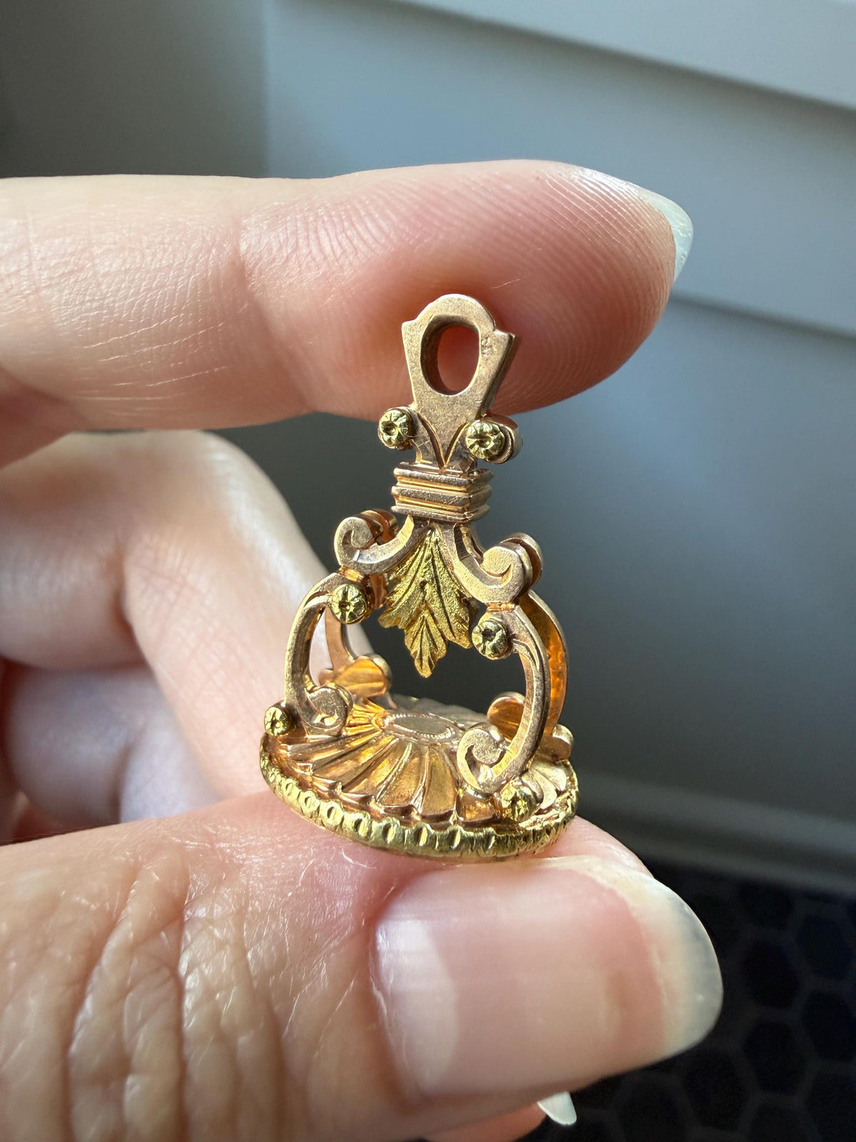 Heavy Letter " G " Fob Pendant French Antique 9g 18k Gold Solid Victorian Rose & Green Wax Seal Acanthus Leaf Belle Epoque Initial