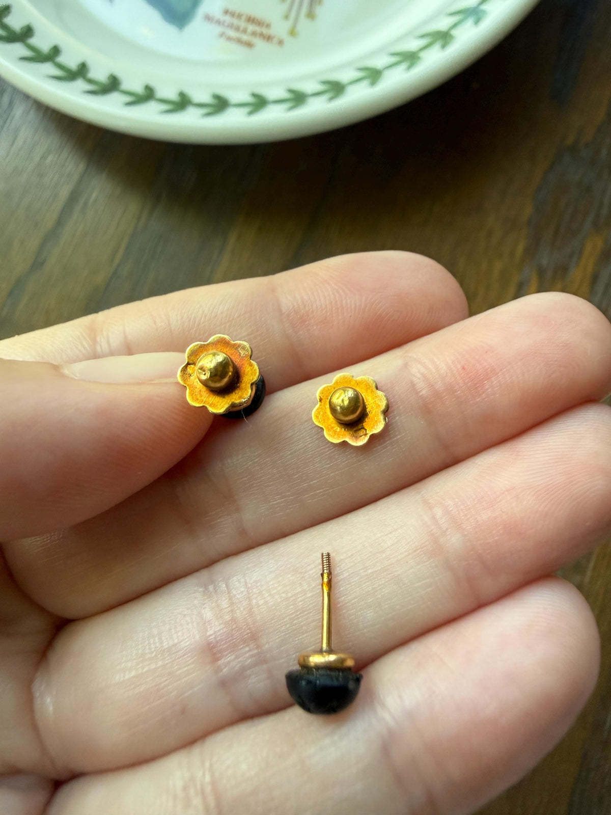Black Starburst Button 3D Studs Antique French 18k GOLD Solid Figural EARRINGS Screw Back Stud Minimalist Sturdy Daily Wearers