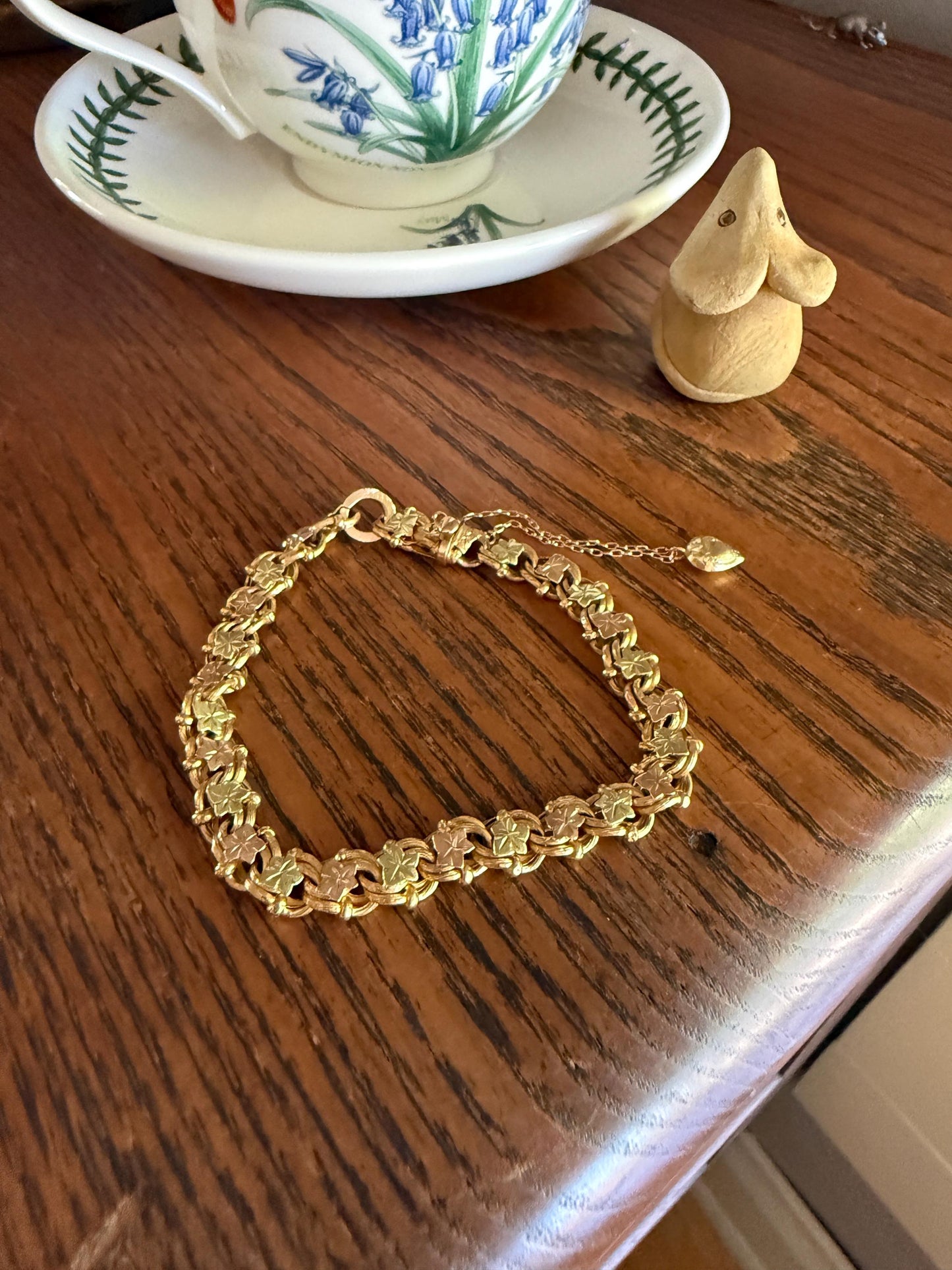 LEAF French Antique Tricolor 8.6g 18k GOLD Solid Braided Double Link Chain Bracelet Heart Charm Figural Leaves Rivet Rose Green Victorian