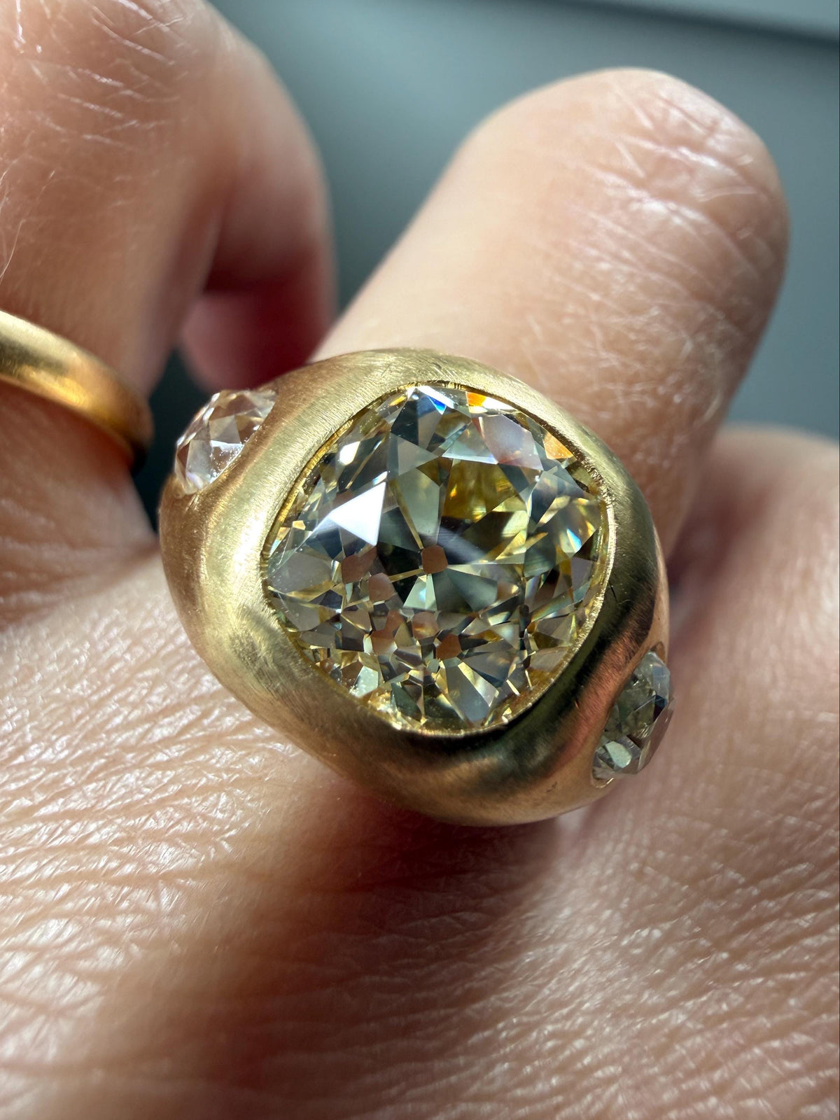 HEAVY 5.2 Carats Eye Clean Natural Antique Old Mine Cut Diamond Three Stone Gypsy Ring 14.5g 18k Gold Matte Band Stacker Man Unisex Chunky