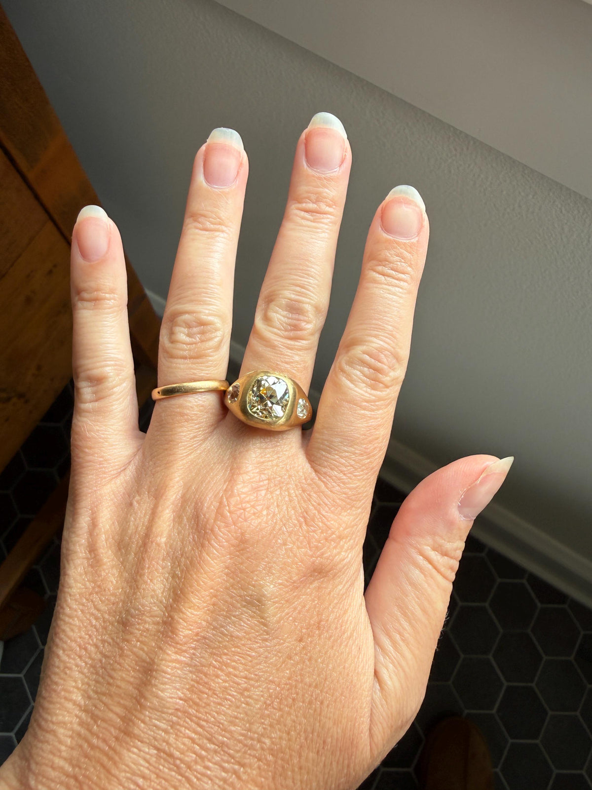 HEAVY 5.2 Carats Eye Clean Natural Antique Old Mine Cut Diamond Three Stone Gypsy Ring 14.5g 18k Gold Matte Band Stacker Man Unisex Chunky