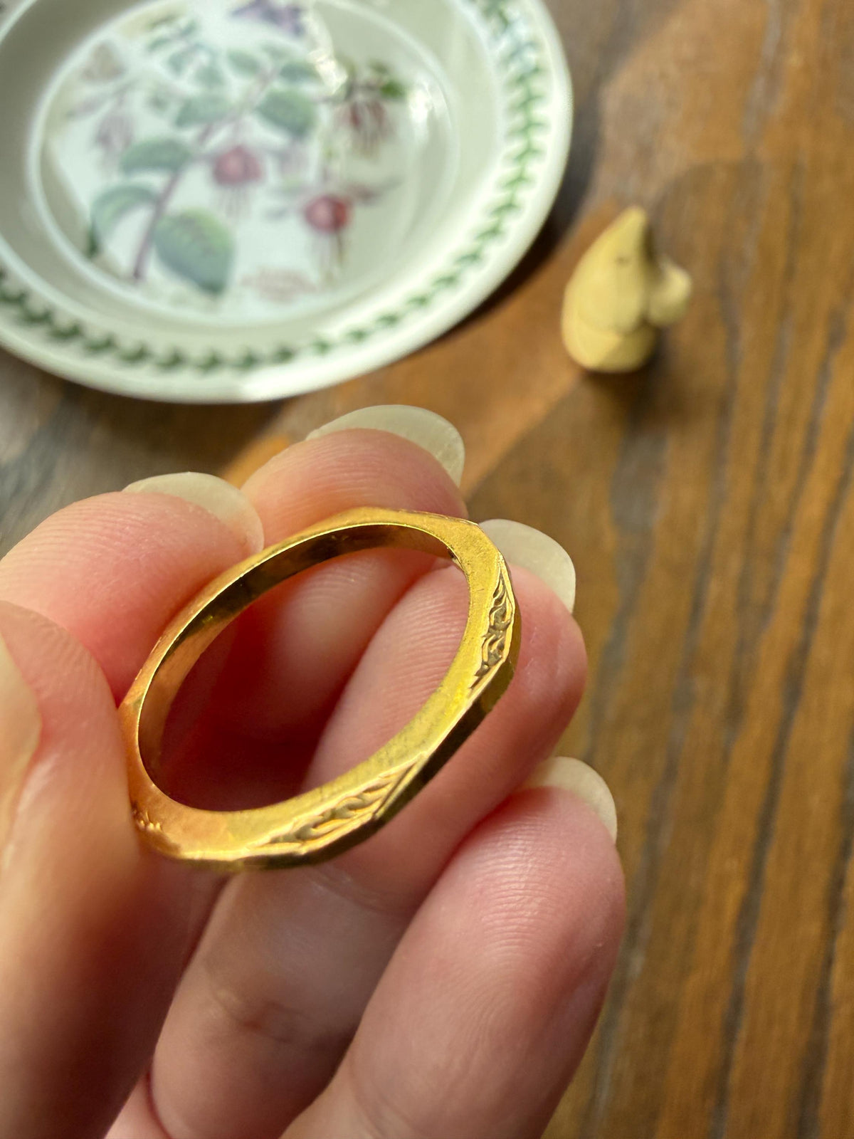 Vintage 22k Gold Faceted Beveled Engraved Stacker Eternity Ring Shimmer Skinny Wedding Band Unique Geometric