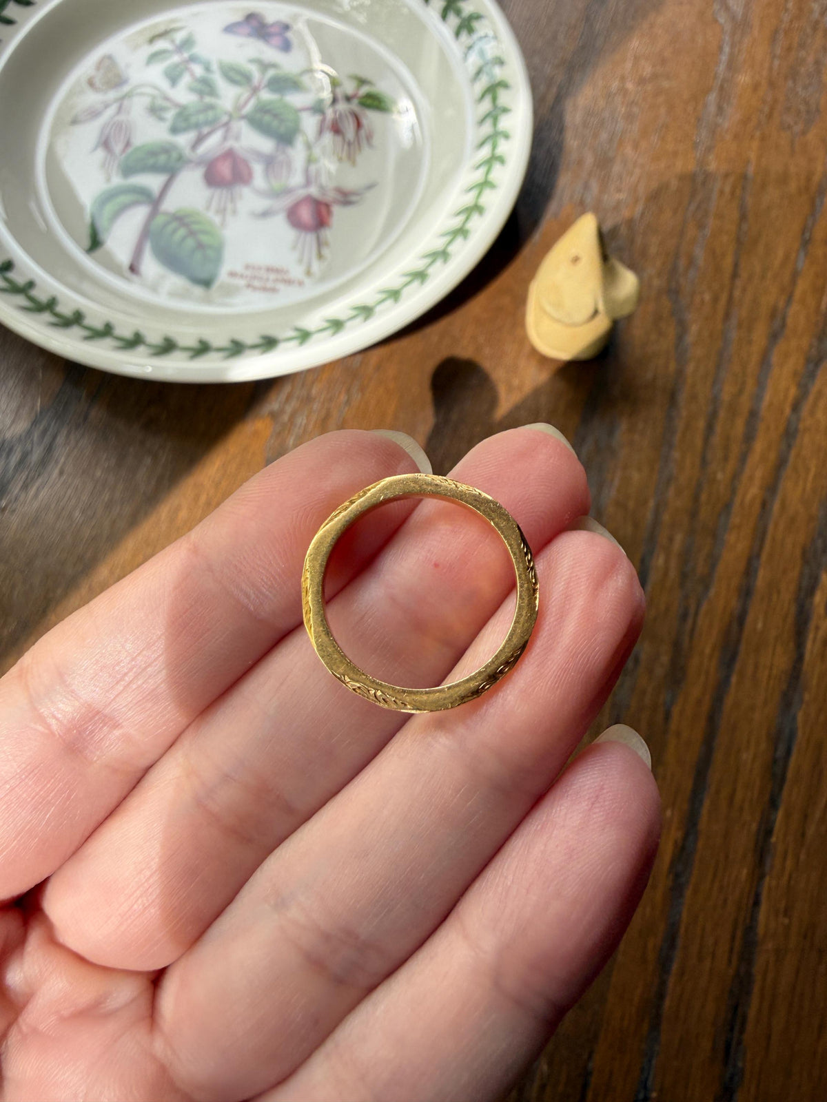 Vintage 22k Gold Faceted Beveled Engraved Stacker Eternity Ring Shimmer Skinny Wedding Band Unique Geometric