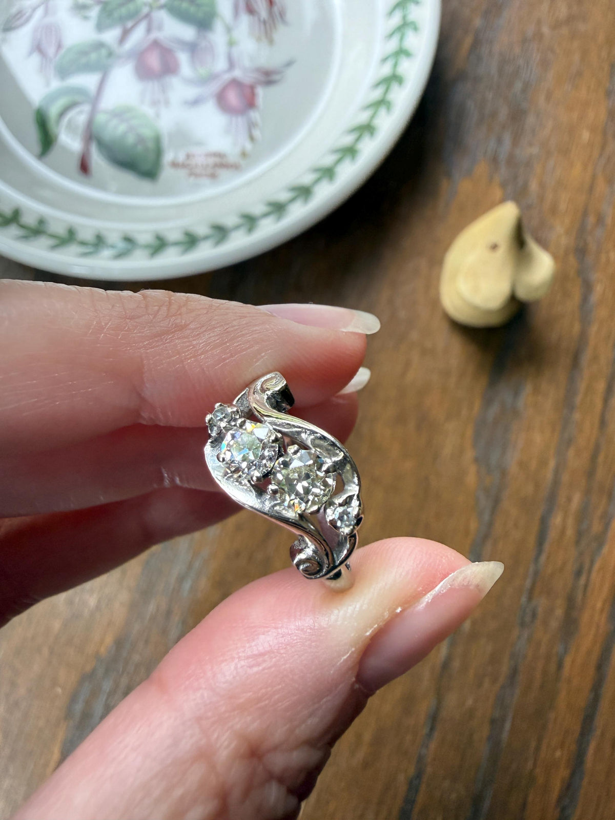 Vintage .8 Carat Tdw Old Mine Old European Cut Diamond SWIRL Ring 14k White Gold Ornate Scrolled Band Art Deco Stacker Toi et Moi