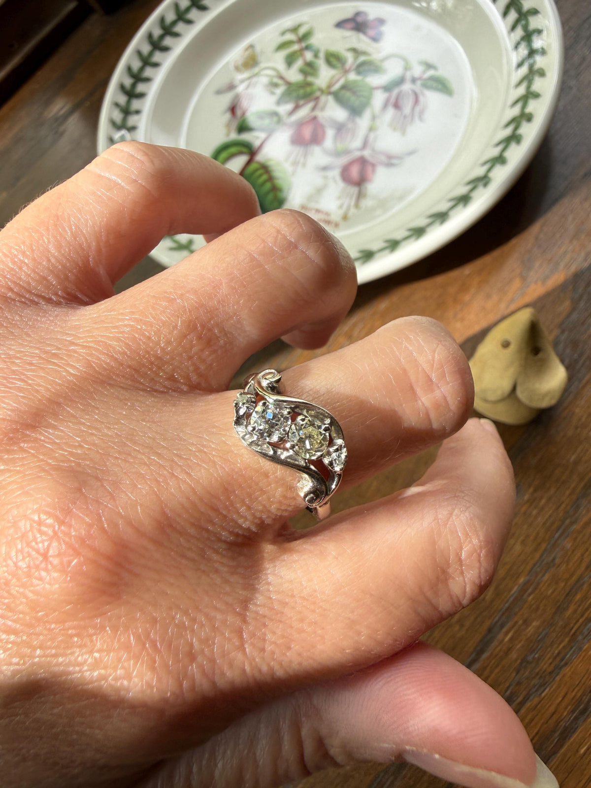Vintage .8 Carat Tdw Old Mine Old European Cut Diamond SWIRL Ring 14k White Gold Ornate Scrolled Band Art Deco Stacker Toi et Moi