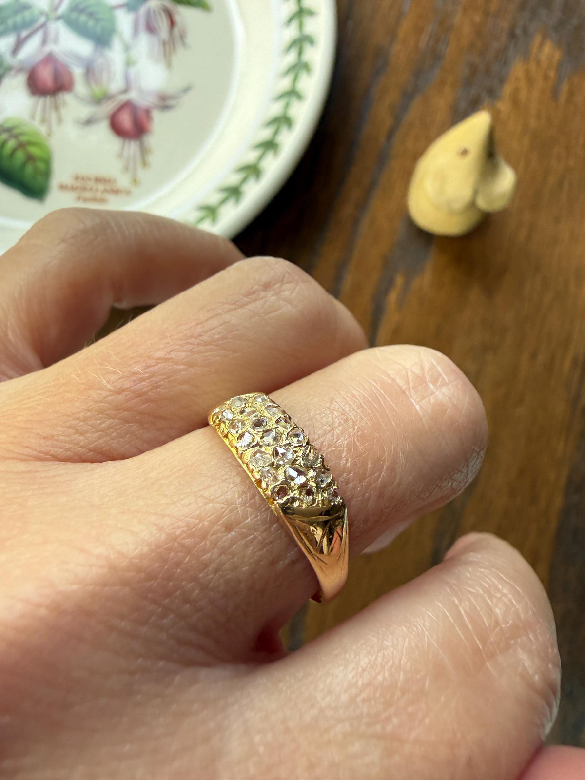 Antique 21 Natural Old Rose Cut DIAMONDS Angled GRID Triple Row Cobblestone 18k Gold Ring Stacker Pave Encrusted Wide Band Sparkle