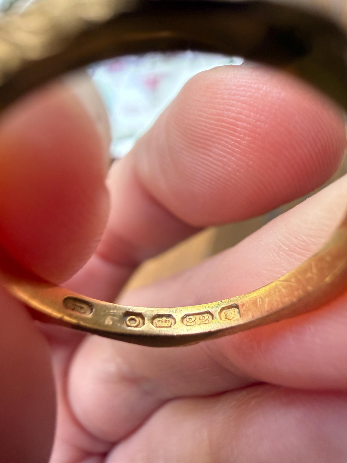 Vintage 22k Gold Faceted Beveled Engraved Stacker Eternity Ring Shimmer Skinny Wedding Band Unique Geometric