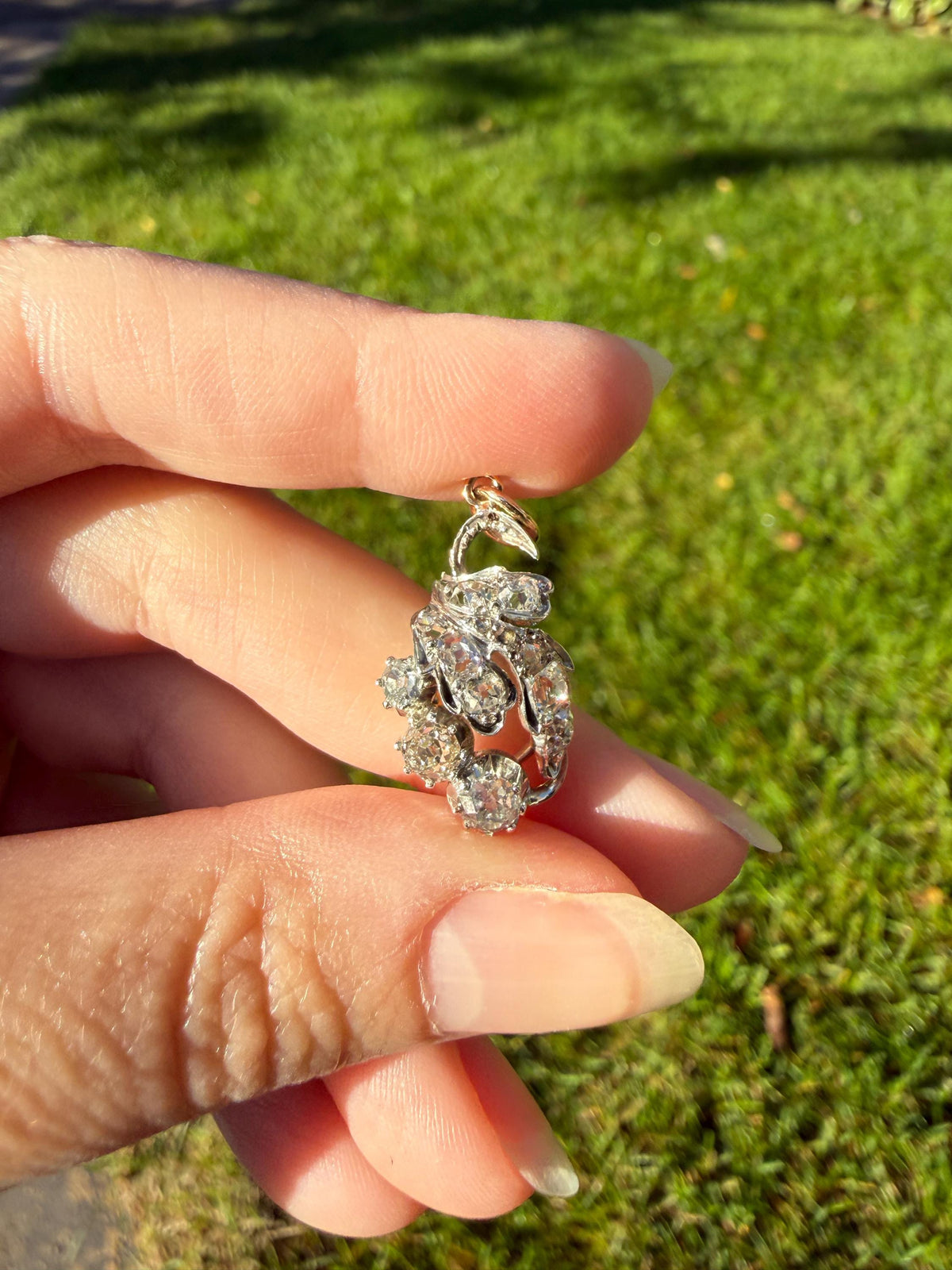 Floral Antique 1.75 Carats Chunky Natural Old Mine Cut DIAMOND 18k Gold Silver French Cluster Pendant Leaf Giardinetti Peruzzi Elongated